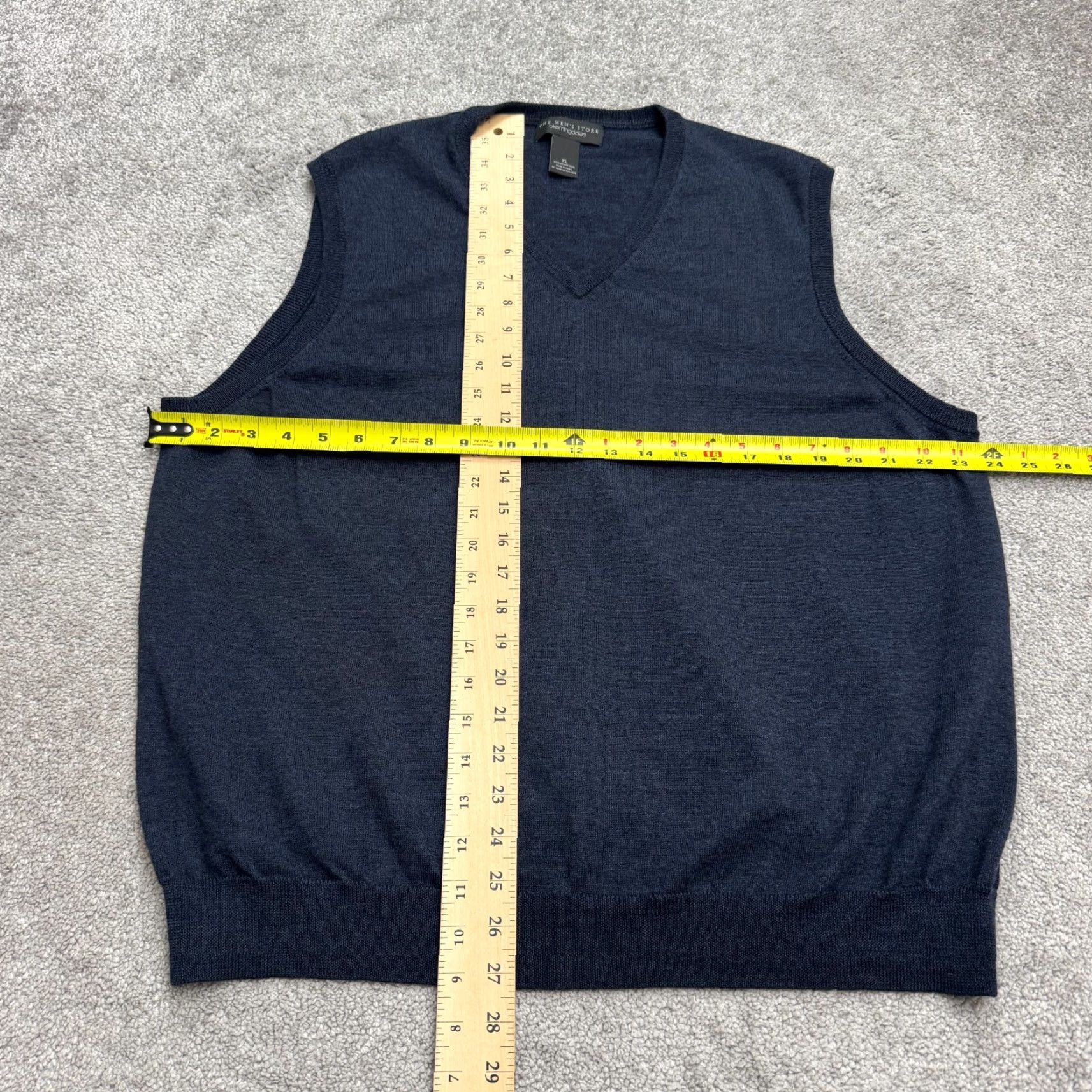Bloomingdale's Bloomingdale's Merino Wool V-Neck Vest Sweater XL Navy Blue Knit Mens Size US XL / EU 56 / 4 - 6 Thumbnail