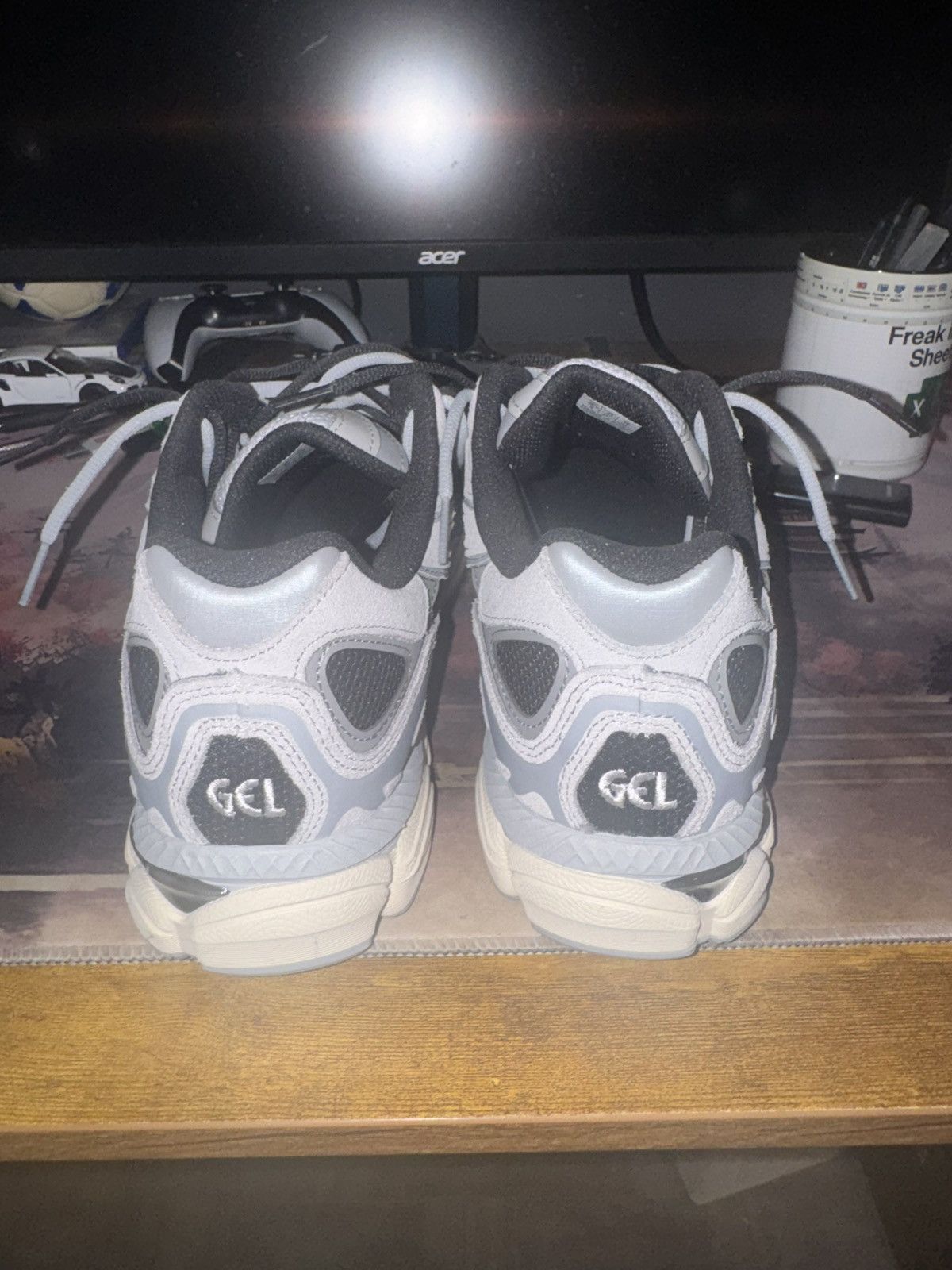 Asics Asics Gel Nyc Size 10 Grey and Black Size US 10 / EU 43 - 4 Thumbnail