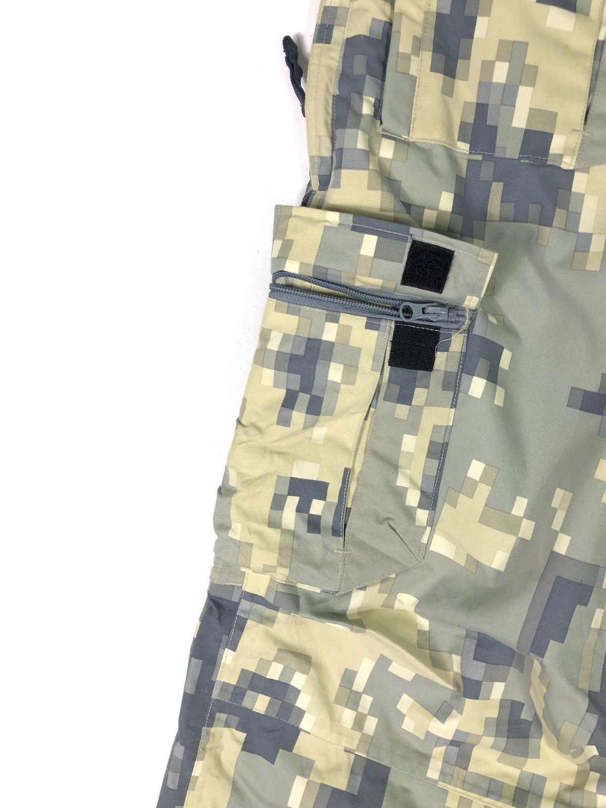Burton RARE🔥BURTON RONIN 7-POCKETS DIGI CAMO CARGO SNOWBOARD PANTS Size US 32 / EU 48 - 11 Thumbnail
