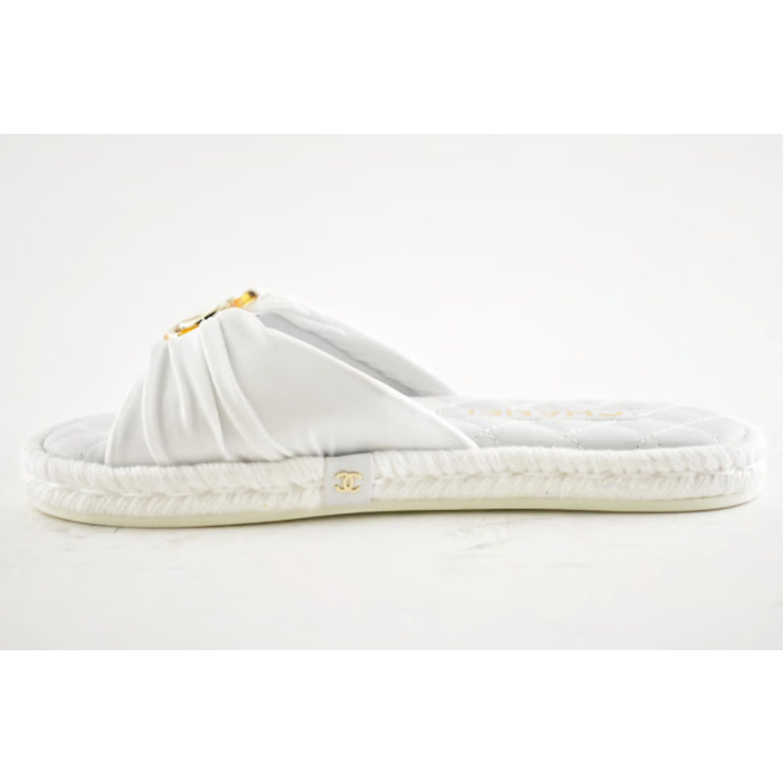 Chanel Chanel 20S White Coco Beach Gold CC Logo Slide Espadrille Size US 6 / IT 36 - 7 Thumbnail