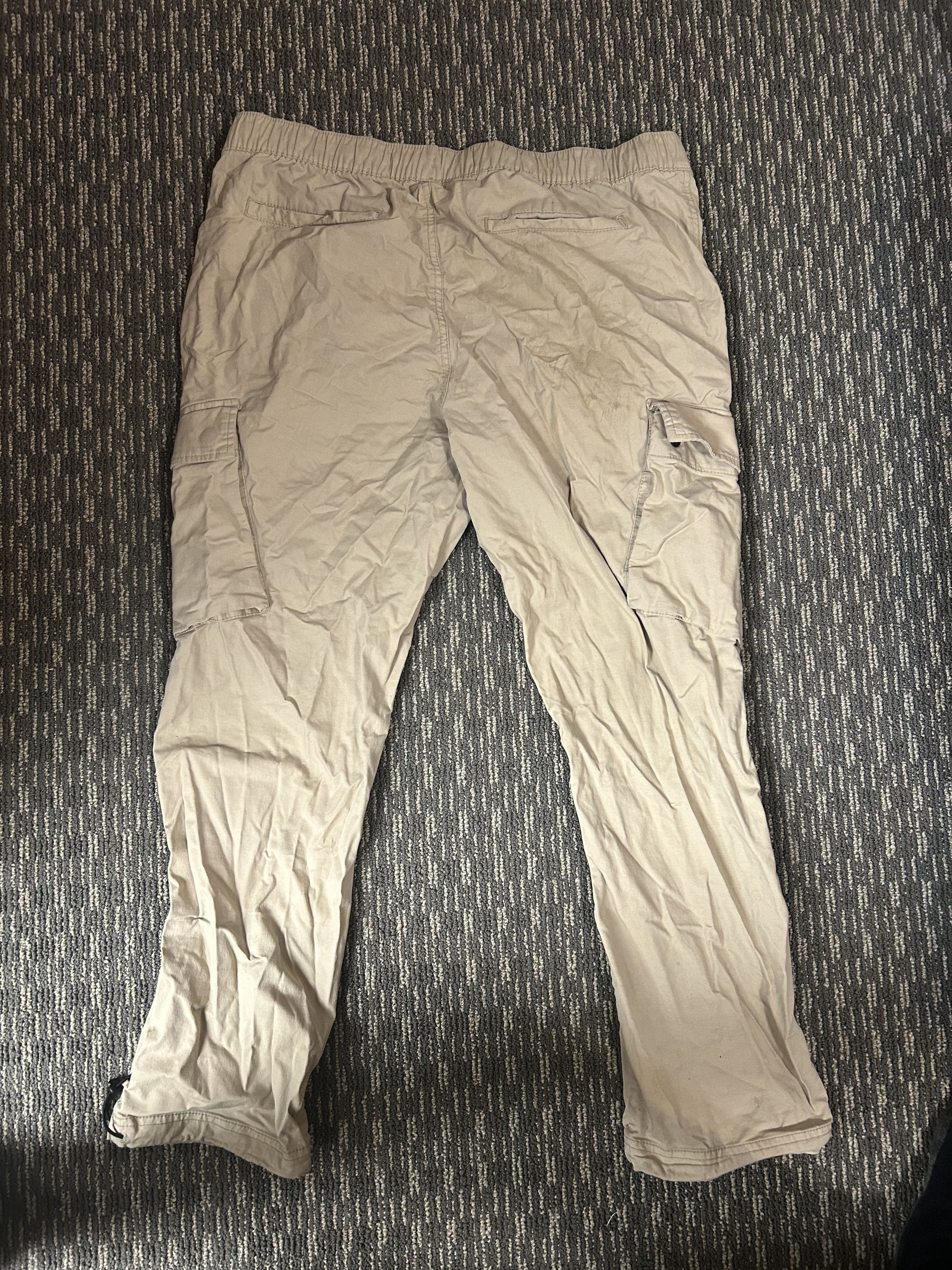 Old Navy Old Navy Ultimate Tech Cargo pants Beige Size US 38 / EU 54 - 2 Thumbnail