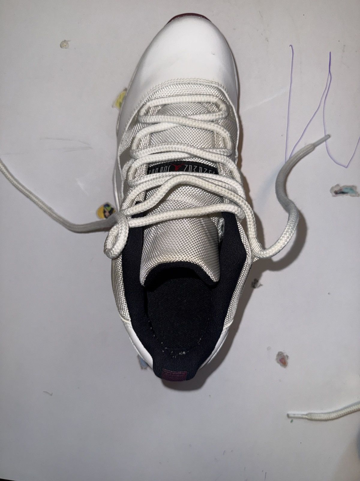 Nike Jordan 11 low cherry bottom Size US 9 / EU 42 - 12 Thumbnail