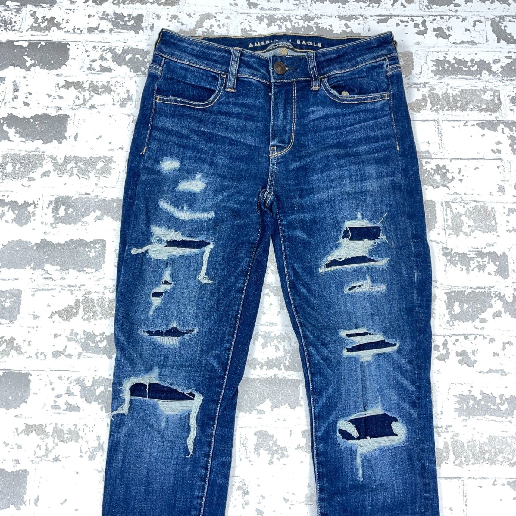 American Eagle Outfitters American Eagle Outfitters Jeans Jegging Women's size 4 Dark Wash Distressed Pockets 5-Pocket Stretch Mid Rise Blue Jeans A93 Size 27" / US 4 / IT 40 - 3 Thumbnail