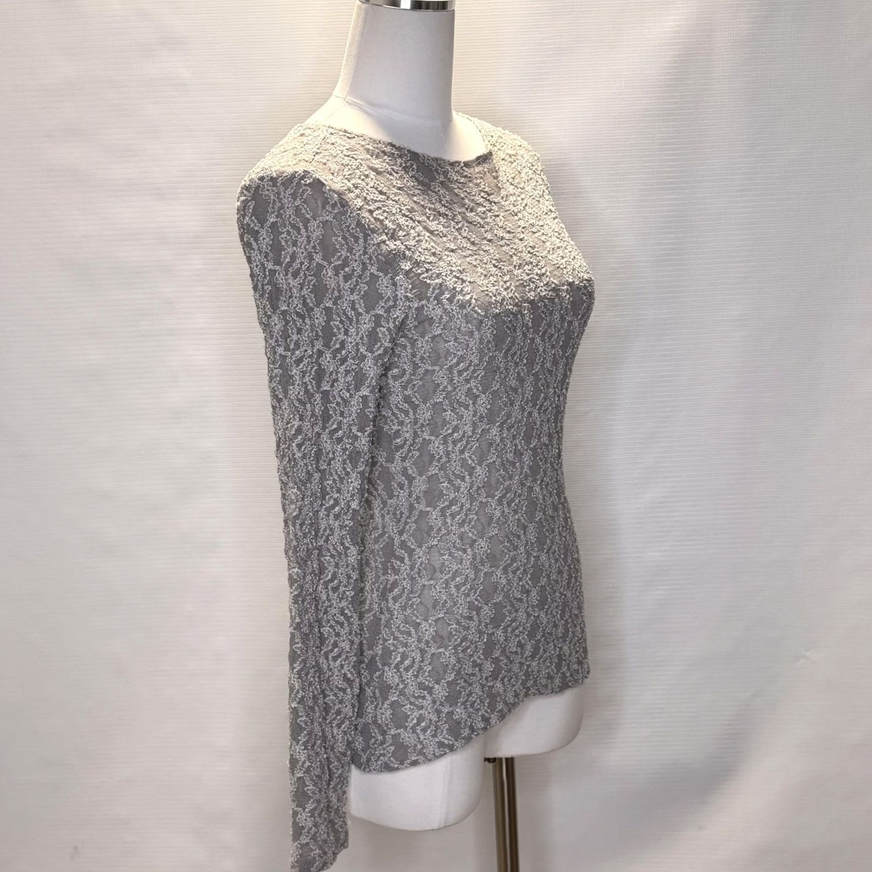 ANNE FONTAINE VINTAGE Anne Fontaine Blouse Womens 2 Gray Lace Sheer Boat Neck Long Sleeve Top 90s Party/Cocktail Womens Size XS / US 0-2 / IT 36-38 - 2 Thumbnail