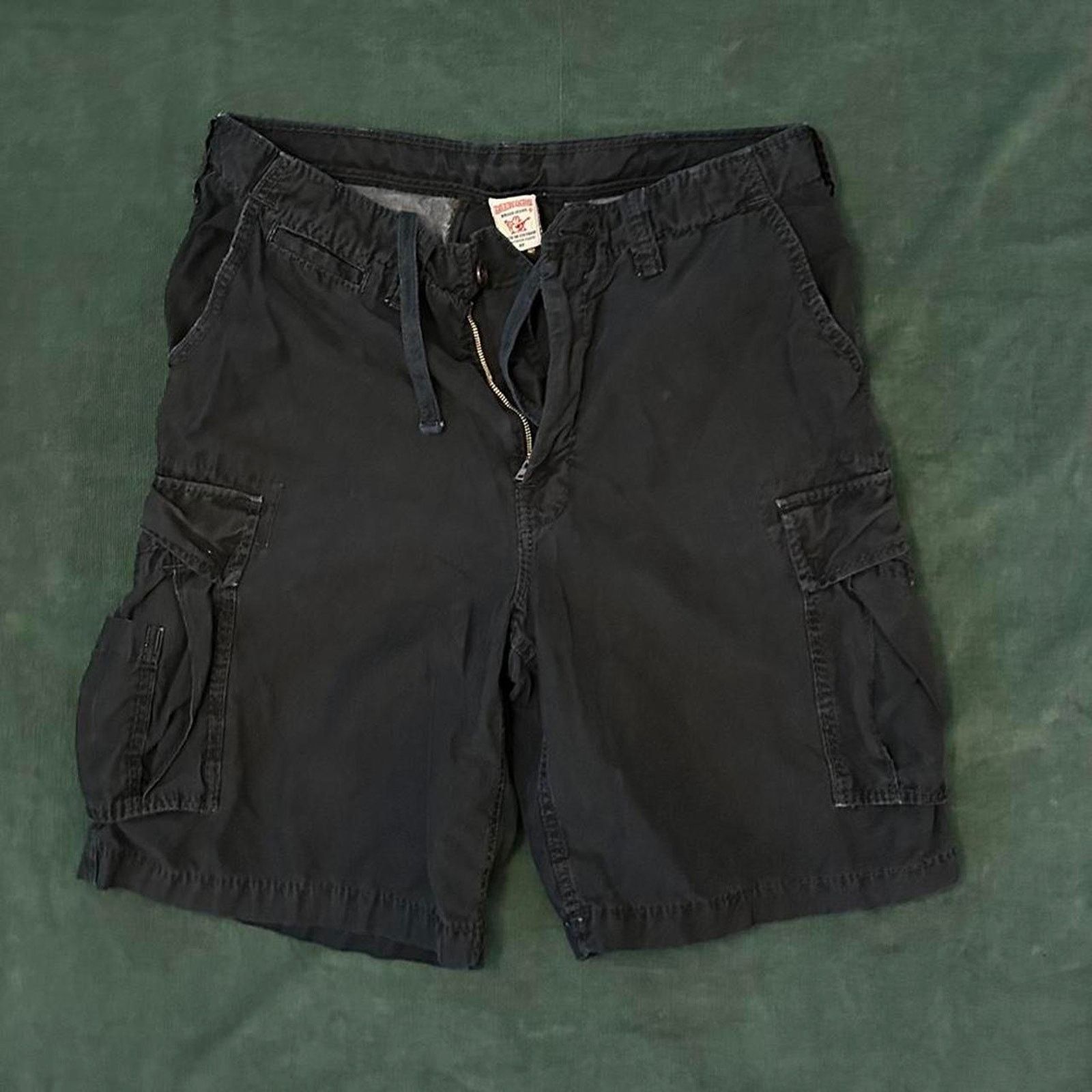 True Religion Vintage true religion cargo shorts Size US 33 - 1 Thumbnail