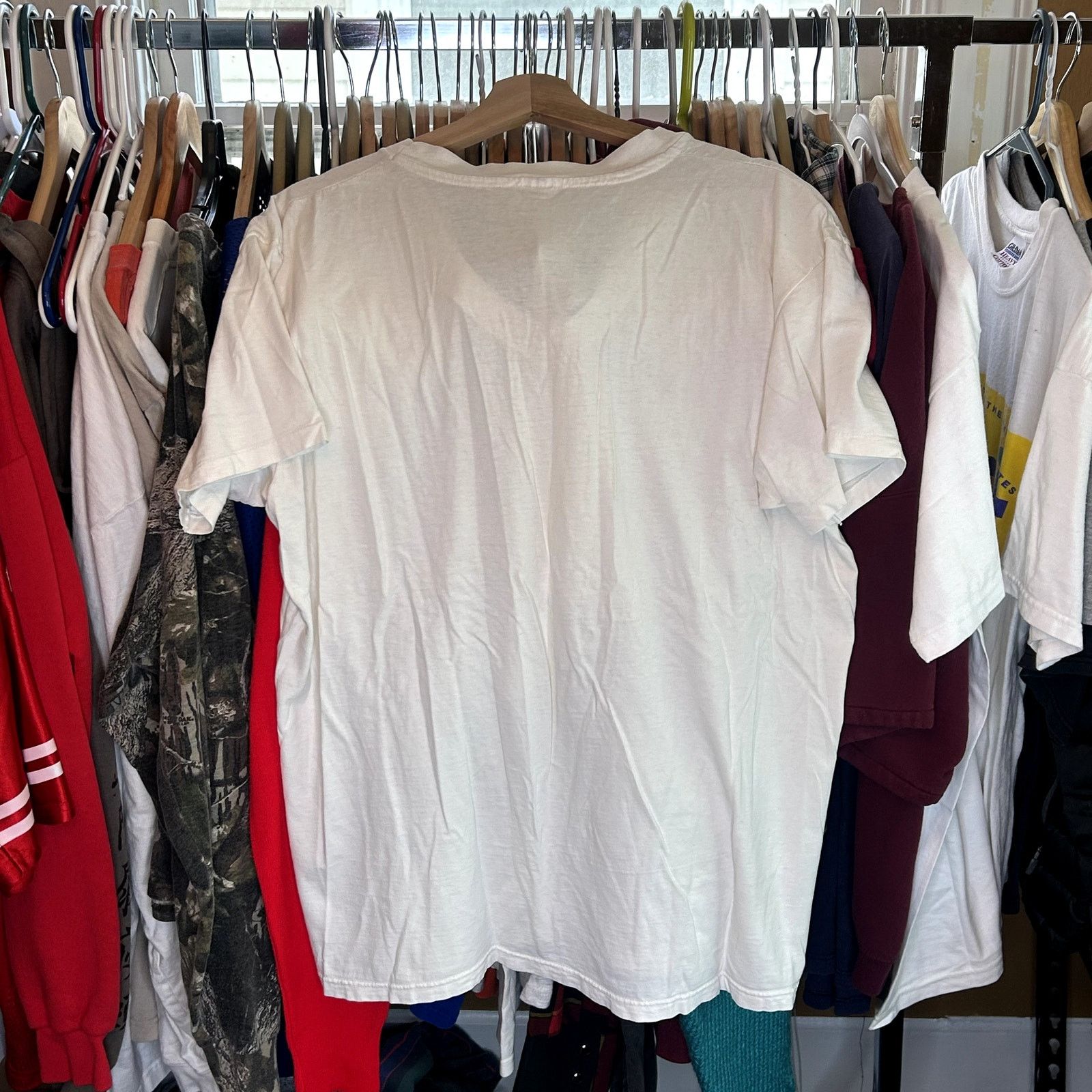 Hanes Vintage Worn Hanes Vneck Single Stitch T-Shirt XL Size US XL / EU 56 / 4 - 4 Thumbnail