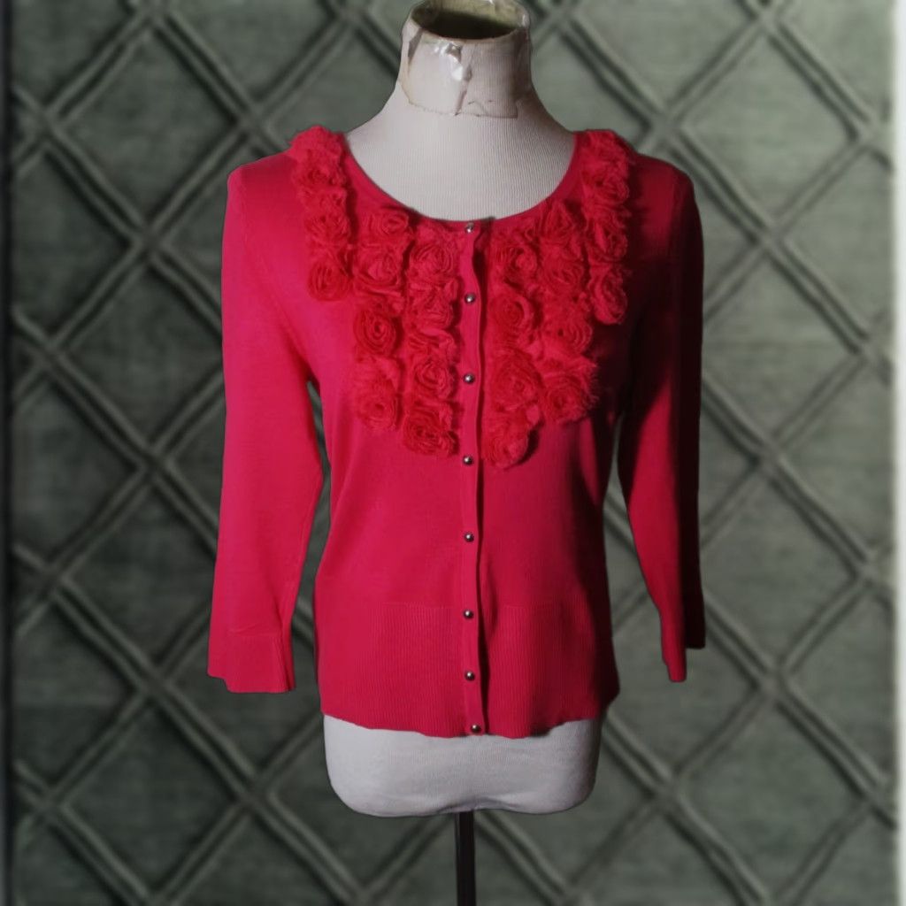 White House Black Market White House Black Market Embroidered Cardigan Sweater Women's S Pink Fuschia Size S / US 4 / IT 40 - 1 Thumbnail