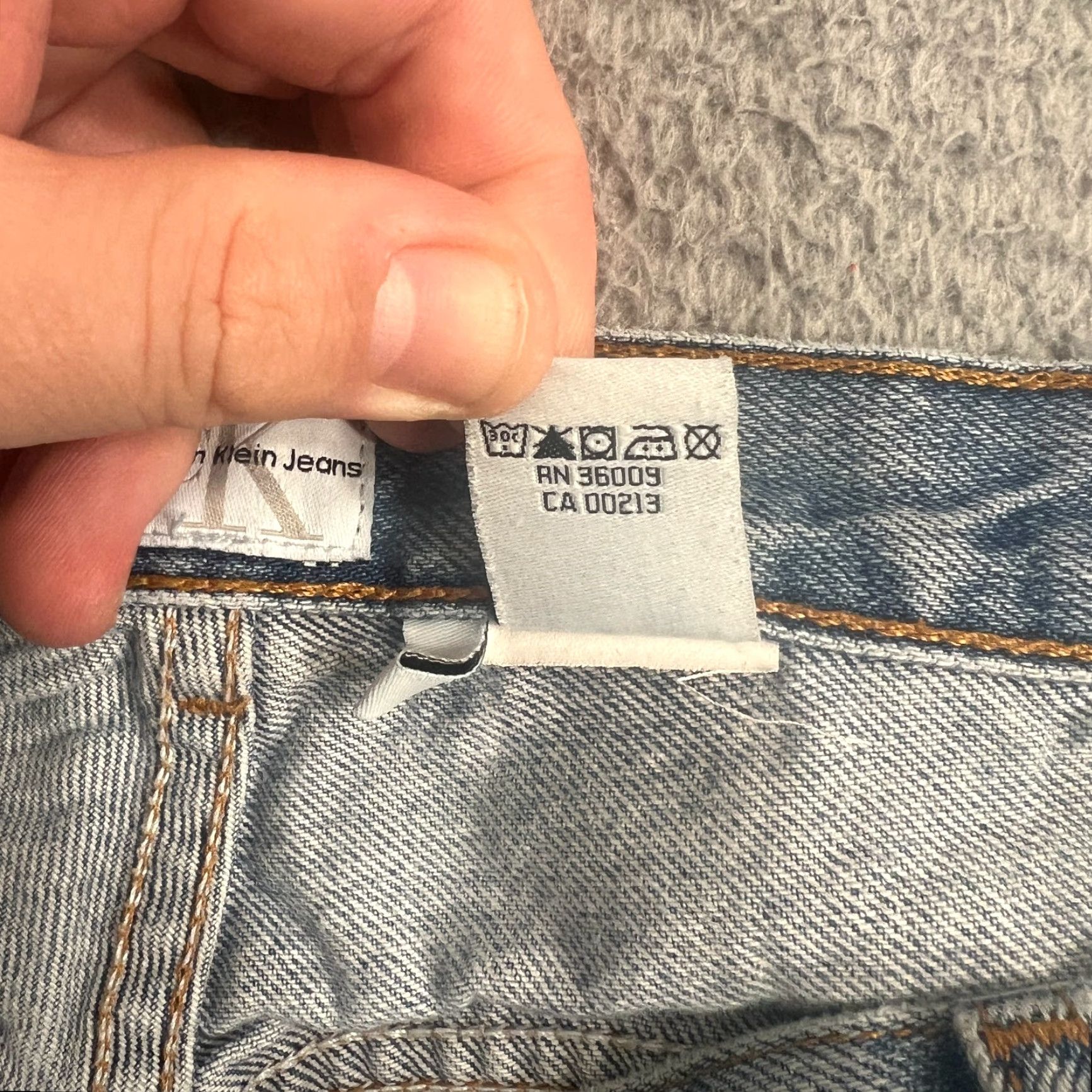 Calvin Klein Vintage 90s Calvin Klein Jeans Mens 40 Denim Shorts Easy Fit Short Size US 40 / EU 56 - 7 Thumbnail