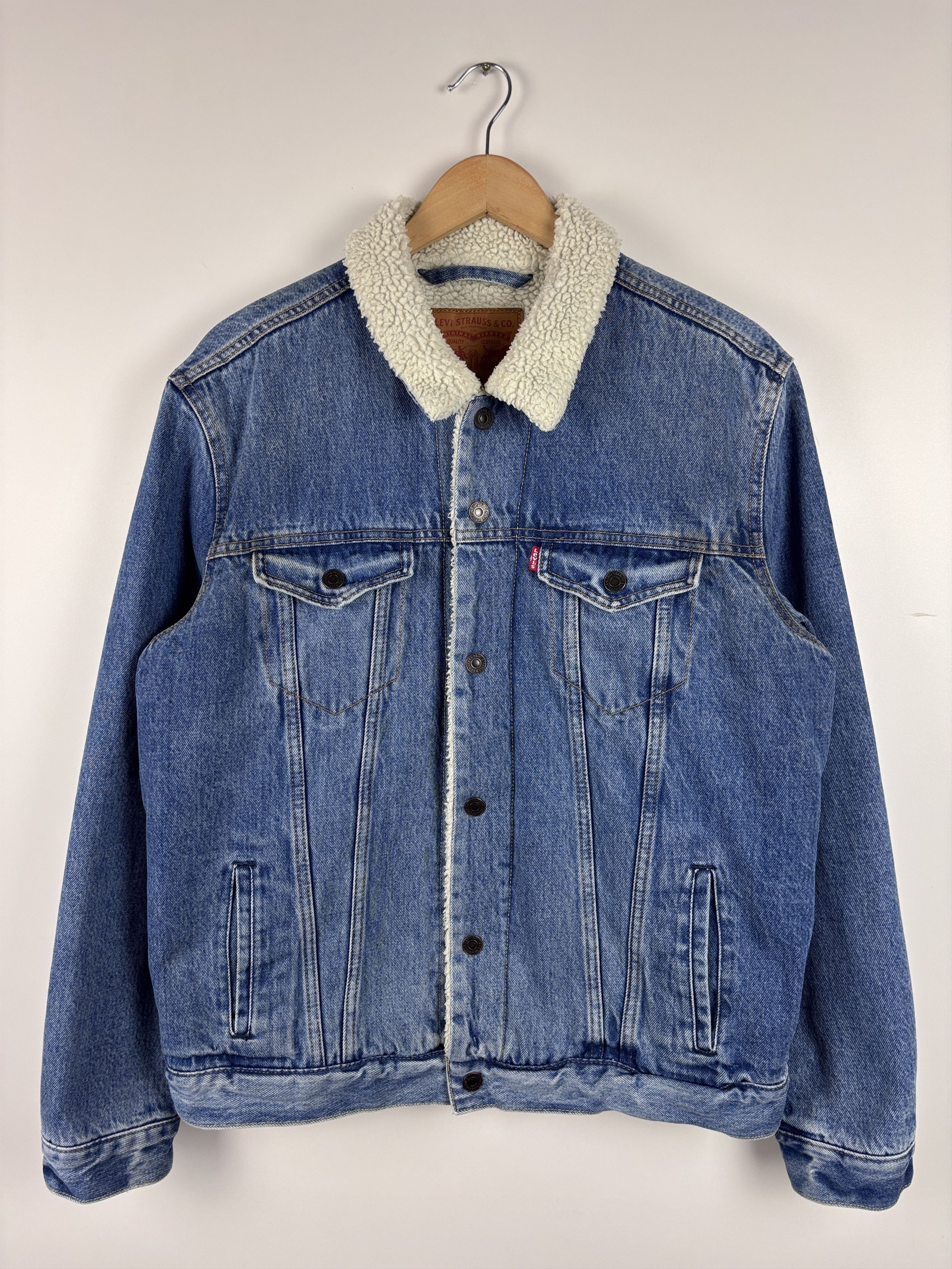 Levi's Mens Levis Sherpa Denim Jacket Trucker Blue Size L Size US L / EU 52-54 / 3 - 1 Thumbnail