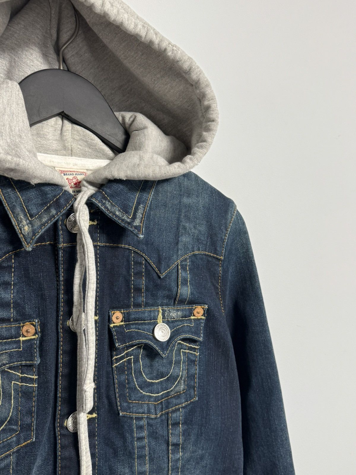 True Religion True Religion Distressed Denim Hooded Jacket size Women’s L Size L / US 10 / IT 46 - 6 Thumbnail