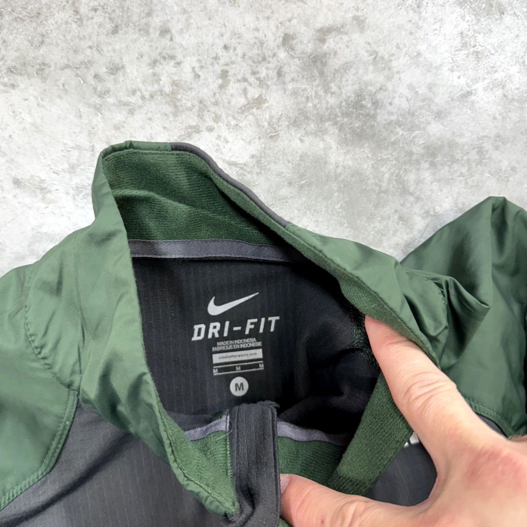 Nike Nike Dri-FIT Pullover Jacket Mens M Windbreaker Black Green 1/4 Zip Zip Pockets Lightweight Moisture Wicking Windproof Logo Size US M / EU 48-50 / 2 - 4 Thumbnail