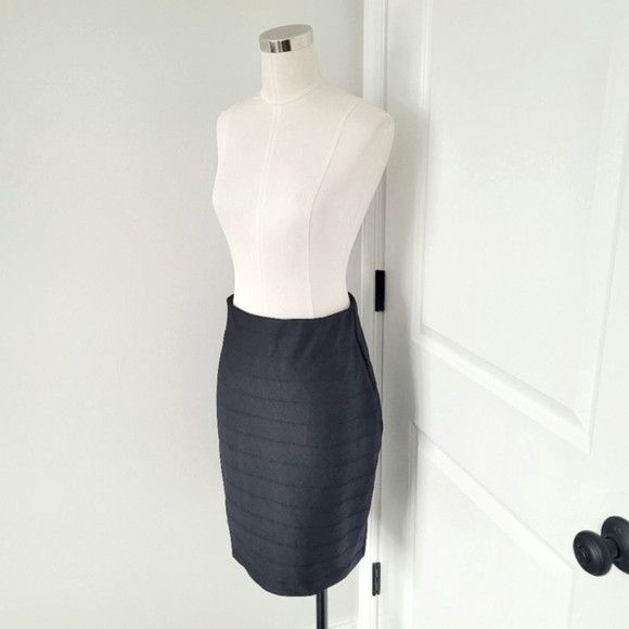 Joseph Ribkoff Essentials Bodycon Pencil Skirt Size 28" / US 6 / IT 42 - 9 Thumbnail