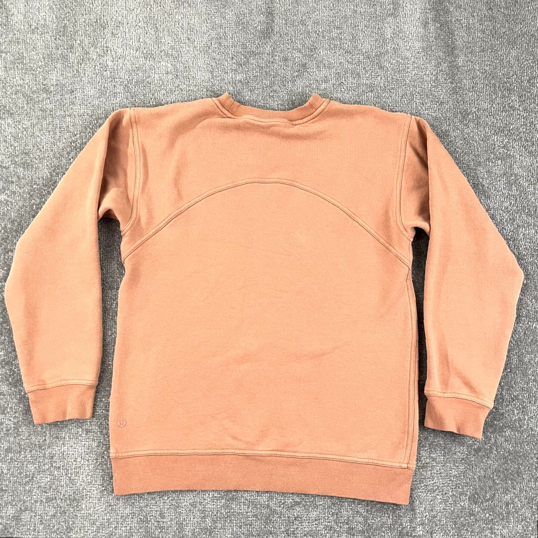 Lululemon LULULEMON Sweatshirt Womens Size 8/10/12 Peach Orange Crewneck Pullover Yoga Gym Size L / US 10 / IT 46 - 2 Thumbnail