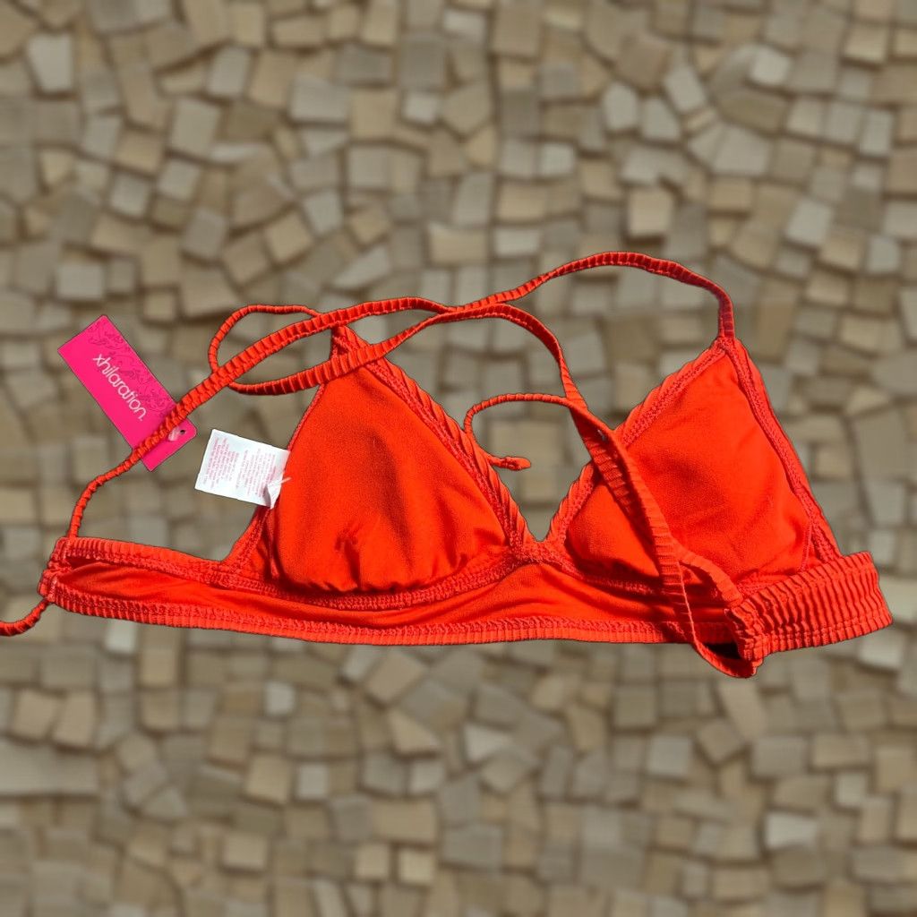 Vintage Xhilaration Womens/Junior Size Small Red Triangle Bikini Top NWD Swim Top, Size S, Solid, Juniors, Red, NWD Size S / US 4 / IT 40 - 1 Thumbnail