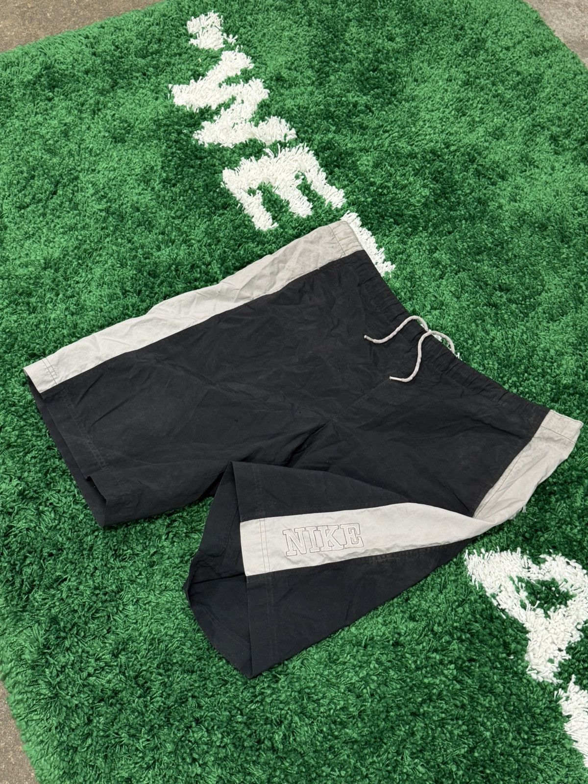 Nike Vintage Nike Distressed Black Grey Shorts Silver Tag XL Size US 36 / EU 52 - 1 Thumbnail