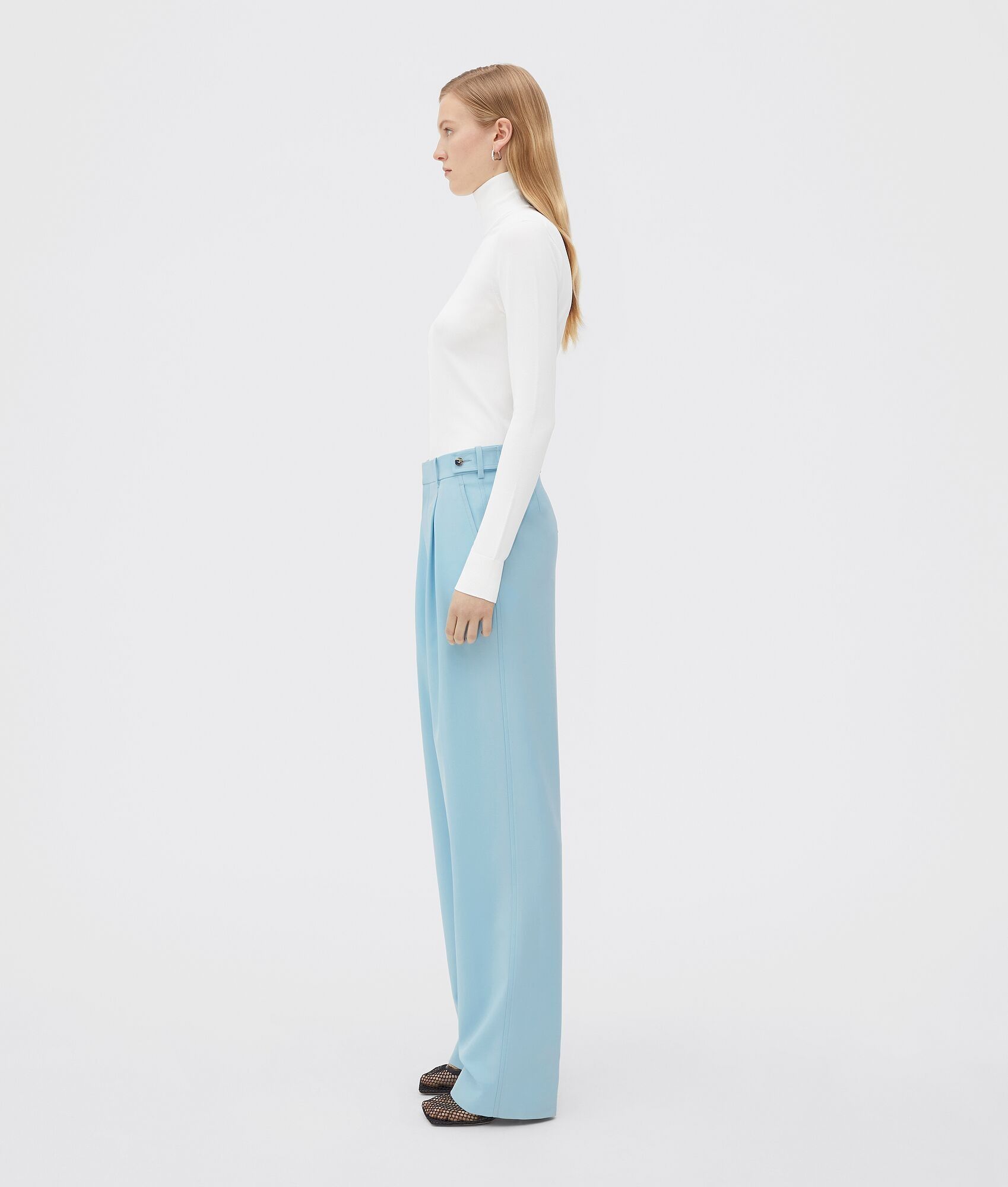 Bottega Veneta o1n1vont1224 Trousers in Pale Blue Size 26" / US 2 / IT 38 - 2 Thumbnail