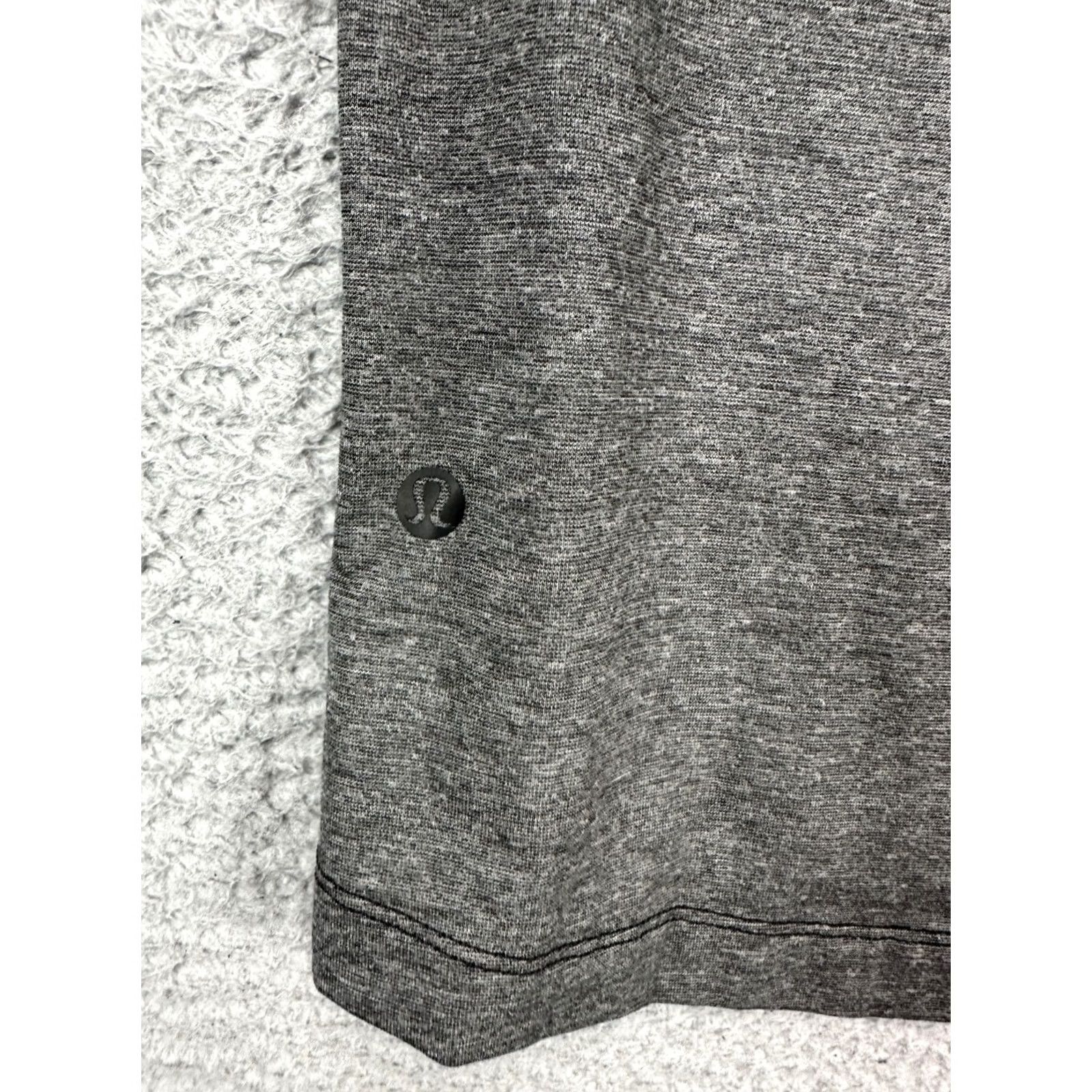 Lululemon Lululemon Golf Polo Shirt Mens Medium Gray Tech Short Sleeve Athletic Button Polo Shirt Vintage No Size US M / EU 48-50 / 2 - 4 Thumbnail
