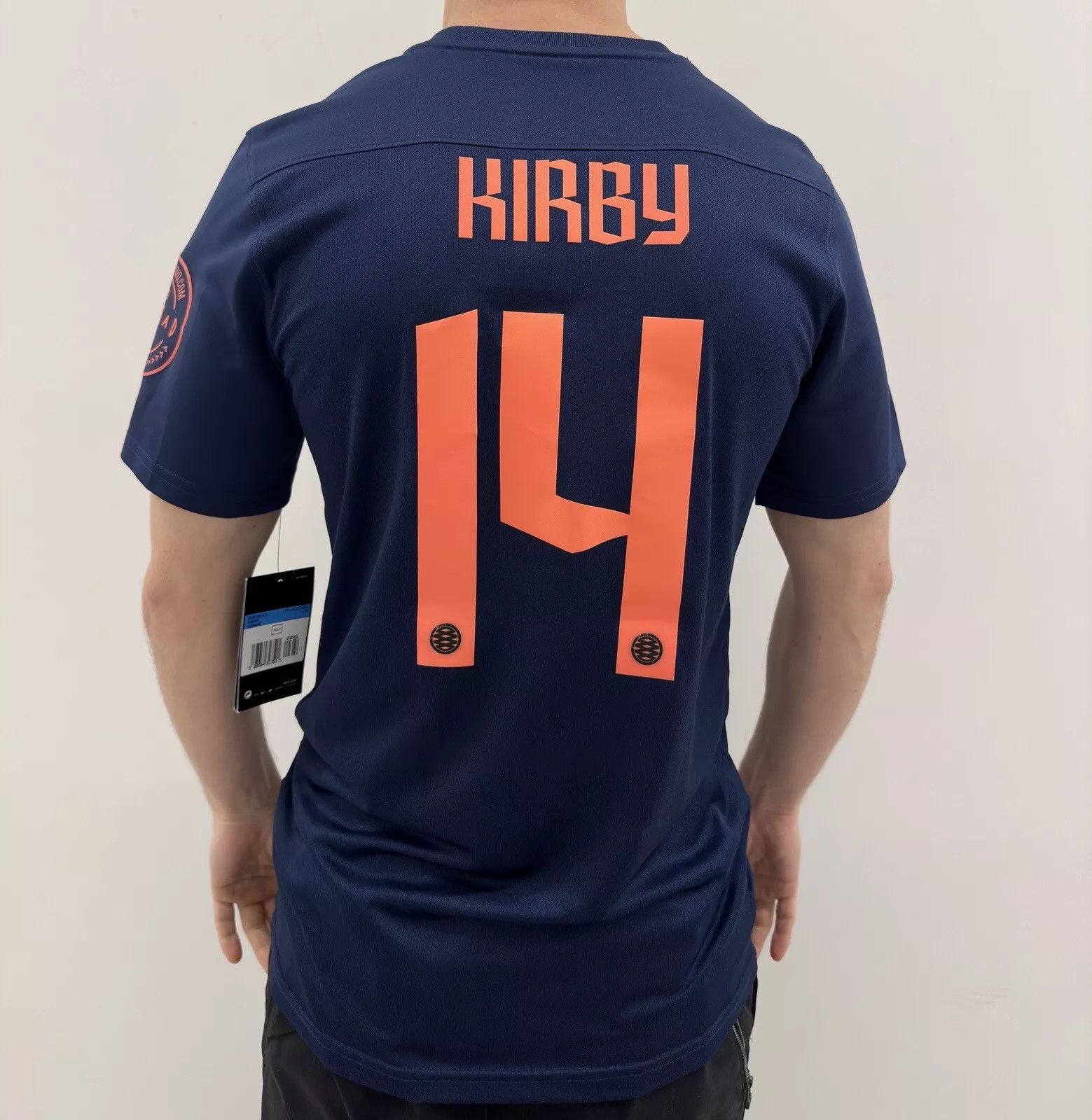Nike HACKNEY LACES WOMENS SOCCER LONDON NIKE SHIRT FOOTBALL KIRBY Size US M / EU 48-50 / 2 - 2 Thumbnail