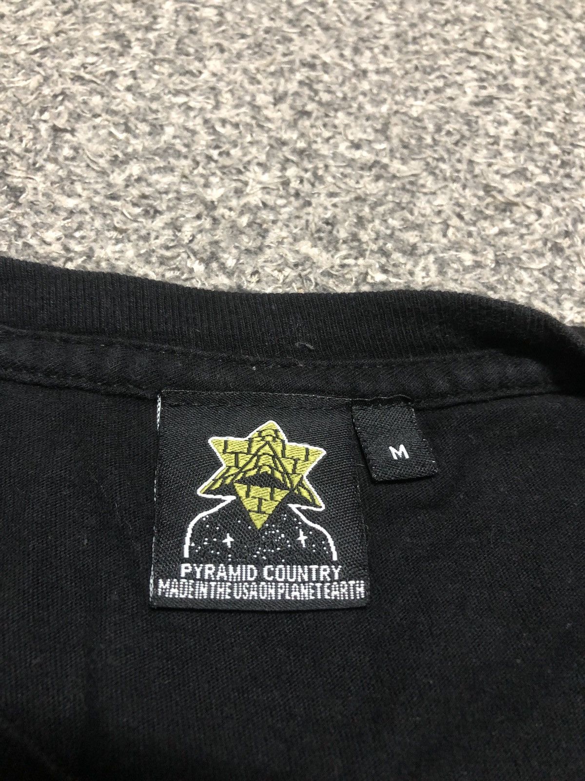 Blind Skateboards Vintage Y2K Pyramid Country Skateboard Backhit Tshirt Size US M / EU 48-50 / 2 - 14 Thumbnail