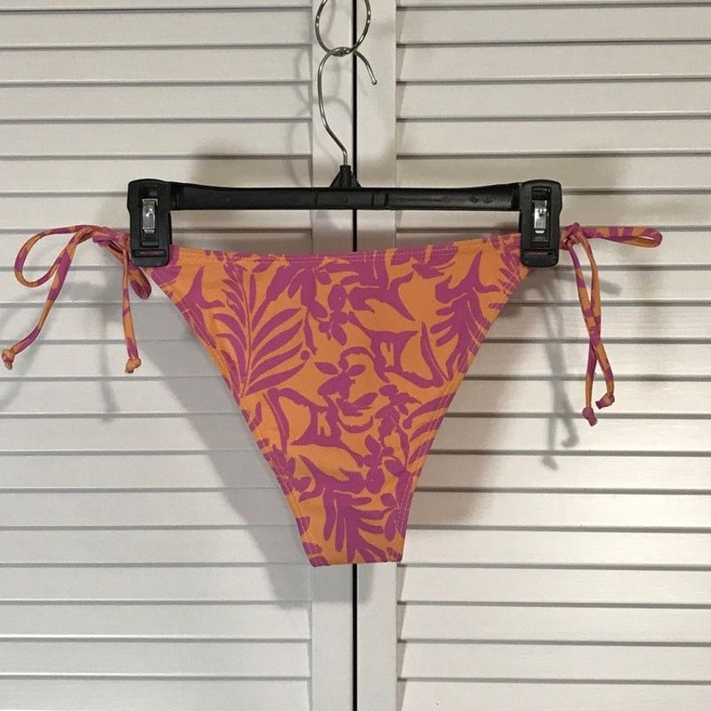 Other NWT Halter Triangle Top String Bikini Bottom Sarong S Size S / US 4 / IT 40 - 6 Thumbnail