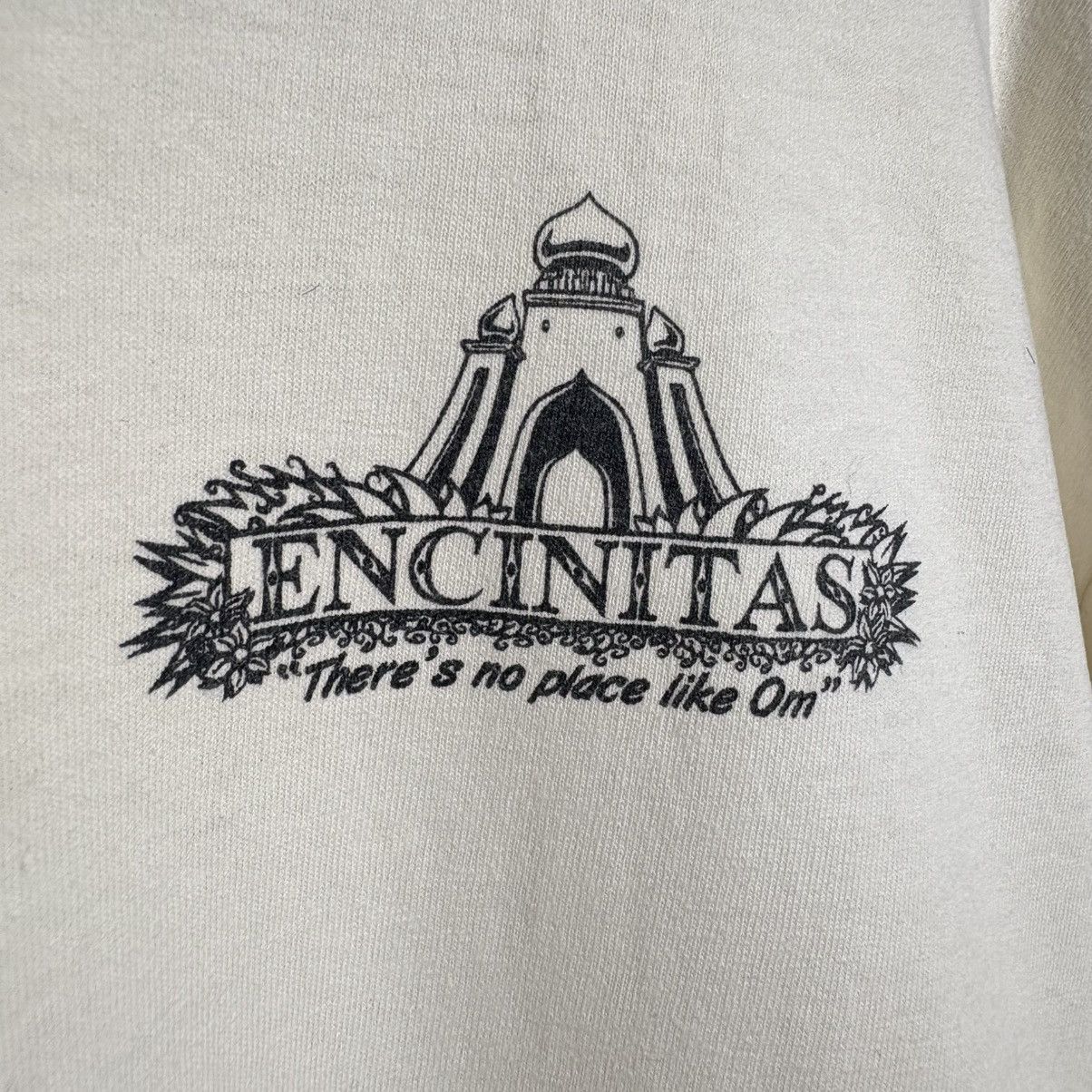 Vintage Vintage 90s Encinitas Surf Skate Om Graphic T-Shirt Size US L / EU 52-54 / 3 - 4 Thumbnail