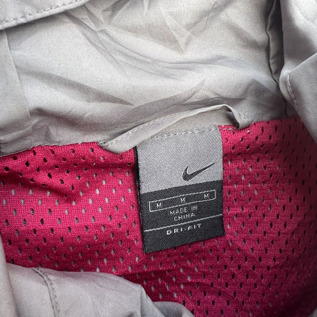 Vintage Vintage Nike Light Jacket Custom Tech-Fit Size US M / EU 48-50 / 2 - 4 Thumbnail