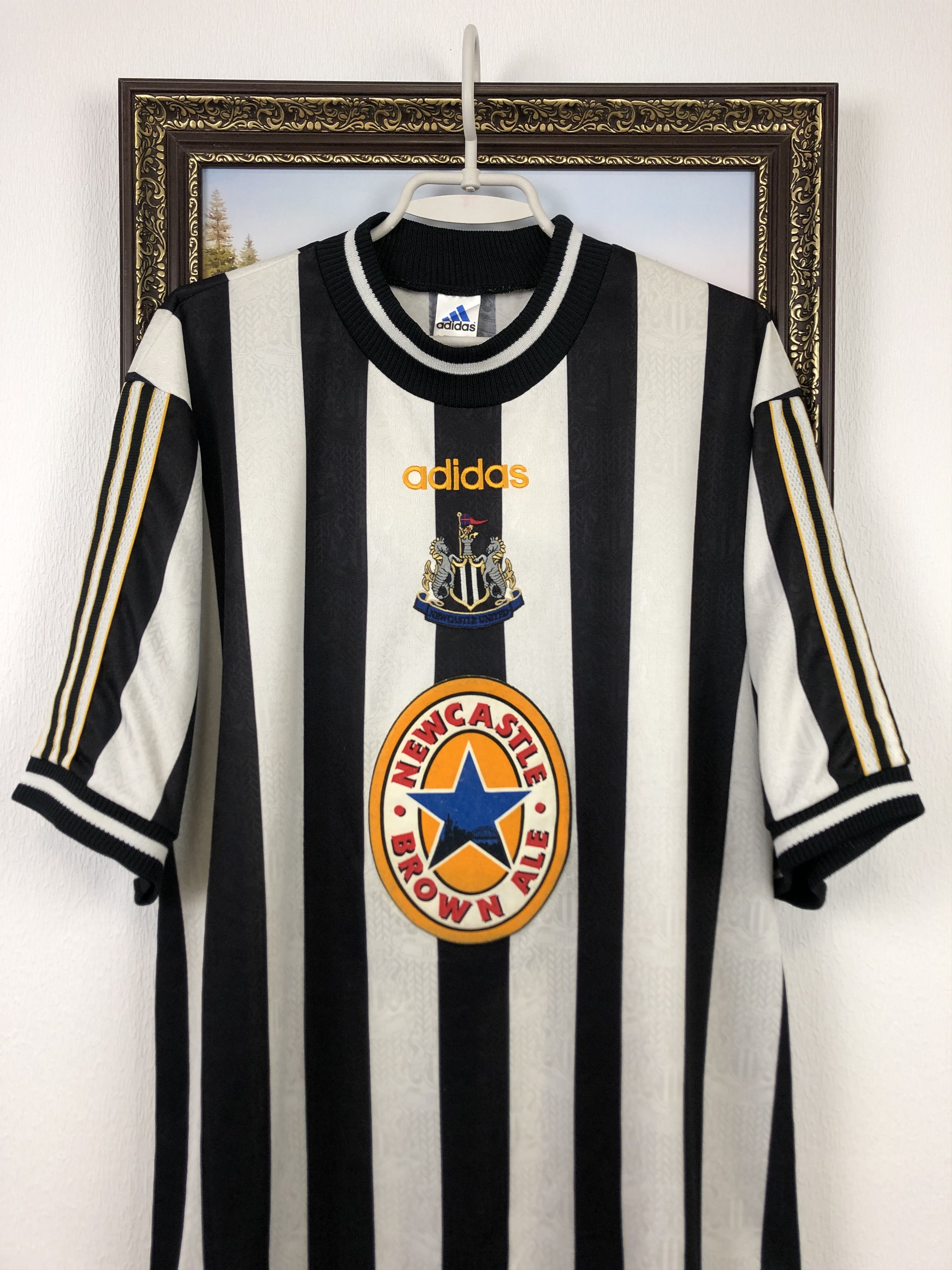 Adidas Newcastle football shirt 1997 Soccer Adidas #9 Legend Jersey Size US L / EU 52-54 / 3 - 2 Thumbnail