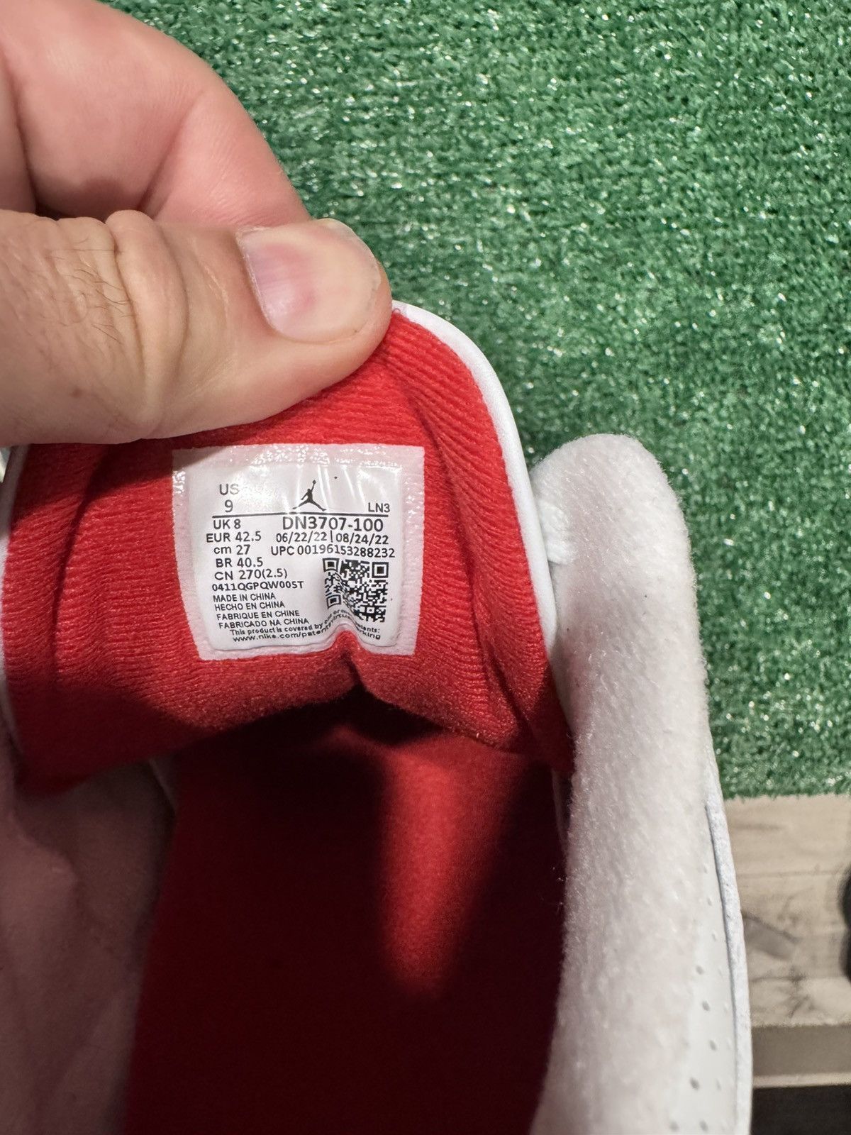 Jordan Brand Jordan 3 retro white cement VNDS size 9 Like new Size US 9 / EU 42 - 6 Thumbnail
