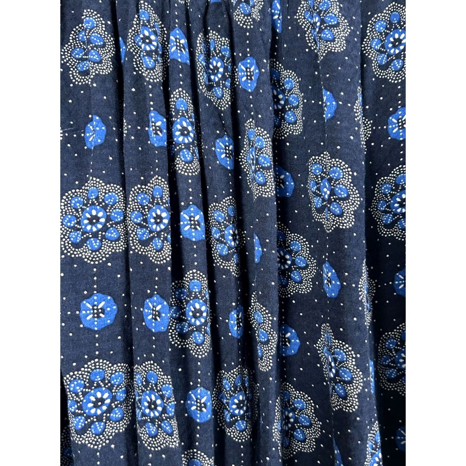 Vintage Maeve Anthropologie Boswell Blouse Blue Floral Long Sleeve V-Neck Pullover Women’s Size 8 Casual Shirt Size M / US 6-8 / IT 42-44 - 2 Thumbnail