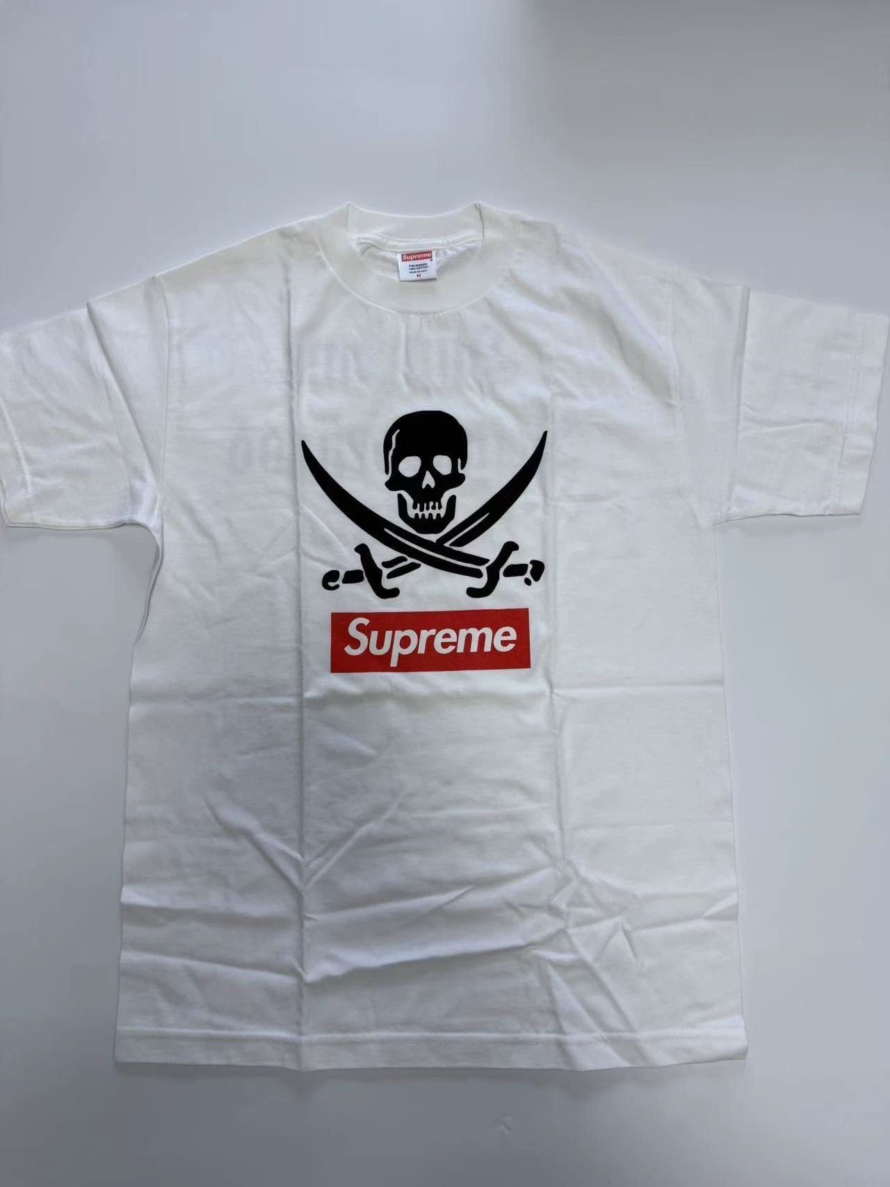 Supreme White Skull and Cross s Graphic T-Shirt Size US M / EU 48-50 / 2 - 1 Thumbnail