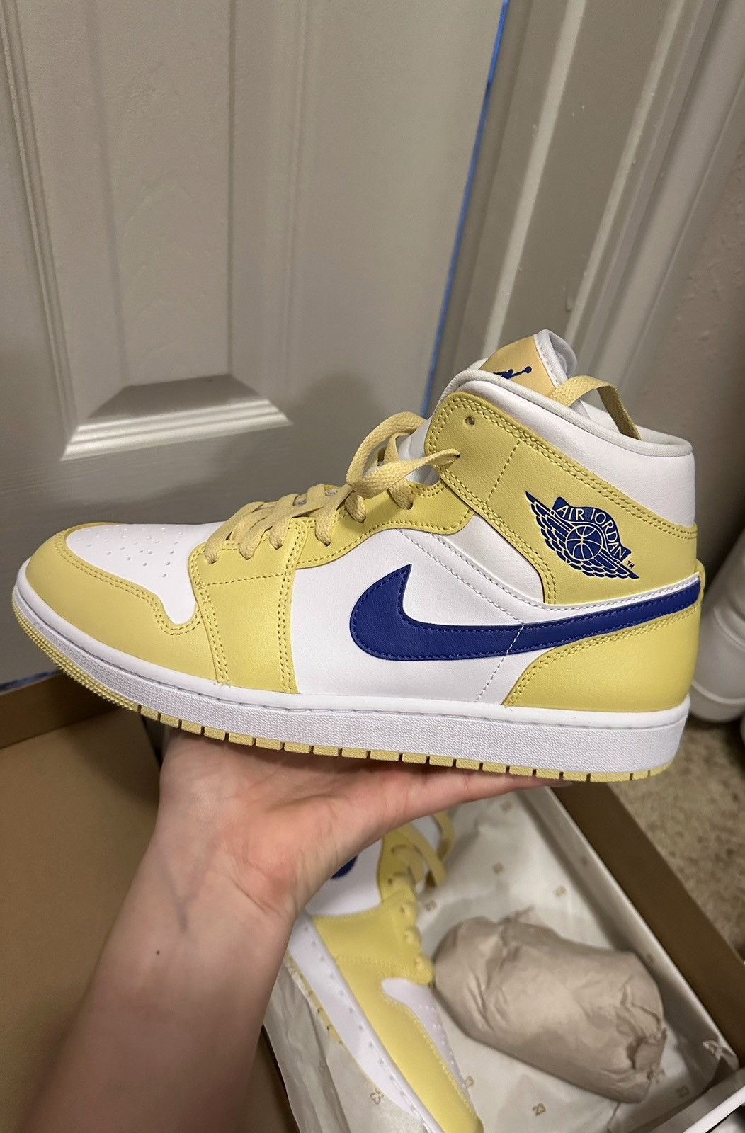 Jordan Brand Air Jordan 1 Mid “Lemon Wash” Size US 11.5 / IT 41.5 - 1 Thumbnail