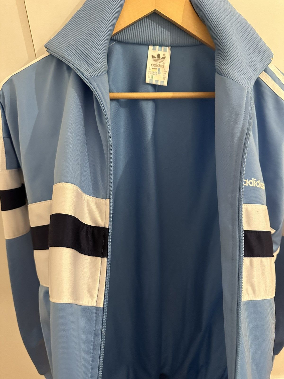 Adidas Adidas Windbreaker Jacke Size S-M Retro Vintage Track JACKET Size US S / EU 44-46 / 1 - 8 Thumbnail