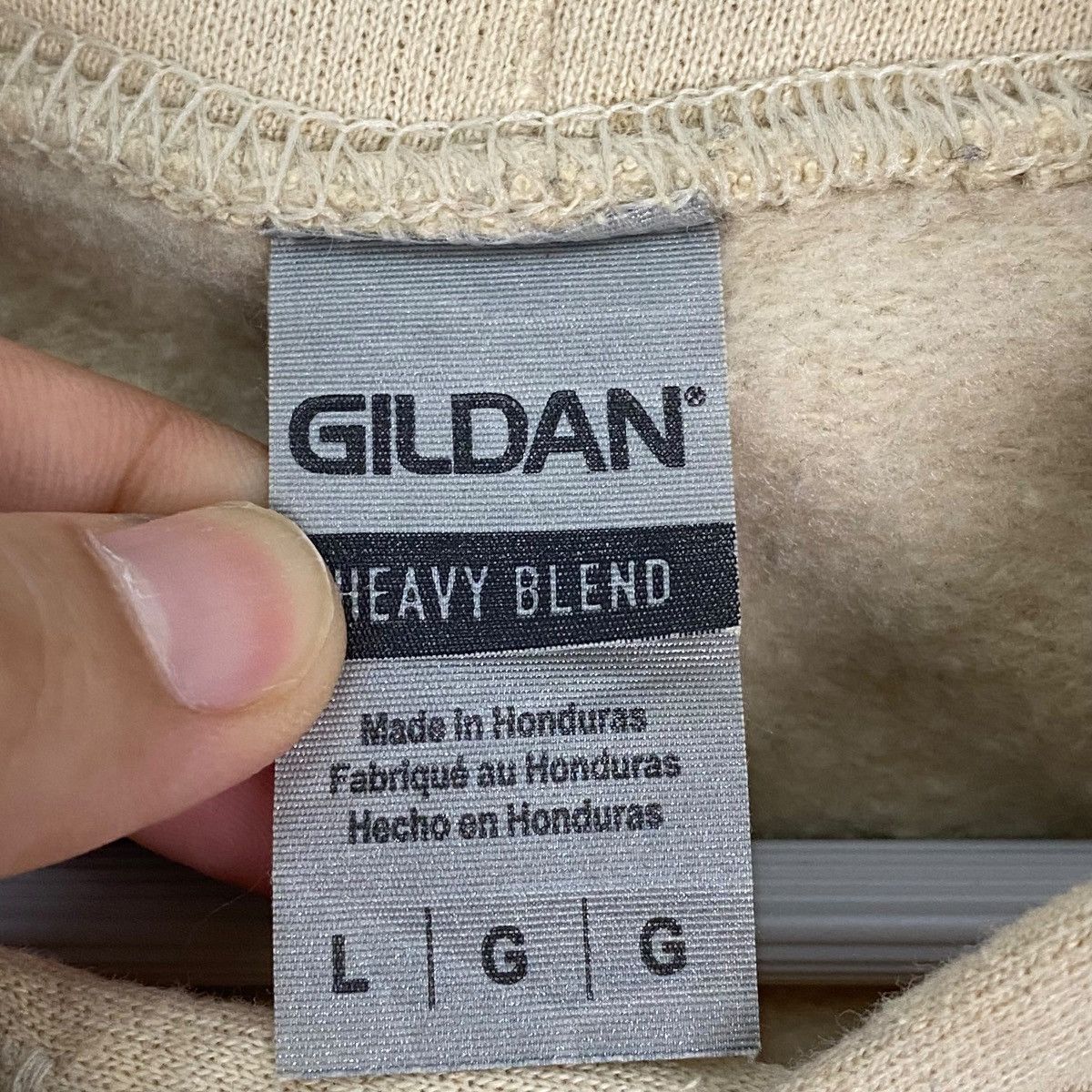 Other Vintage Gildan Heavy Hoodie Printed Sweater White Size L Size US L / EU 52-54 / 3 - 6 Thumbnail