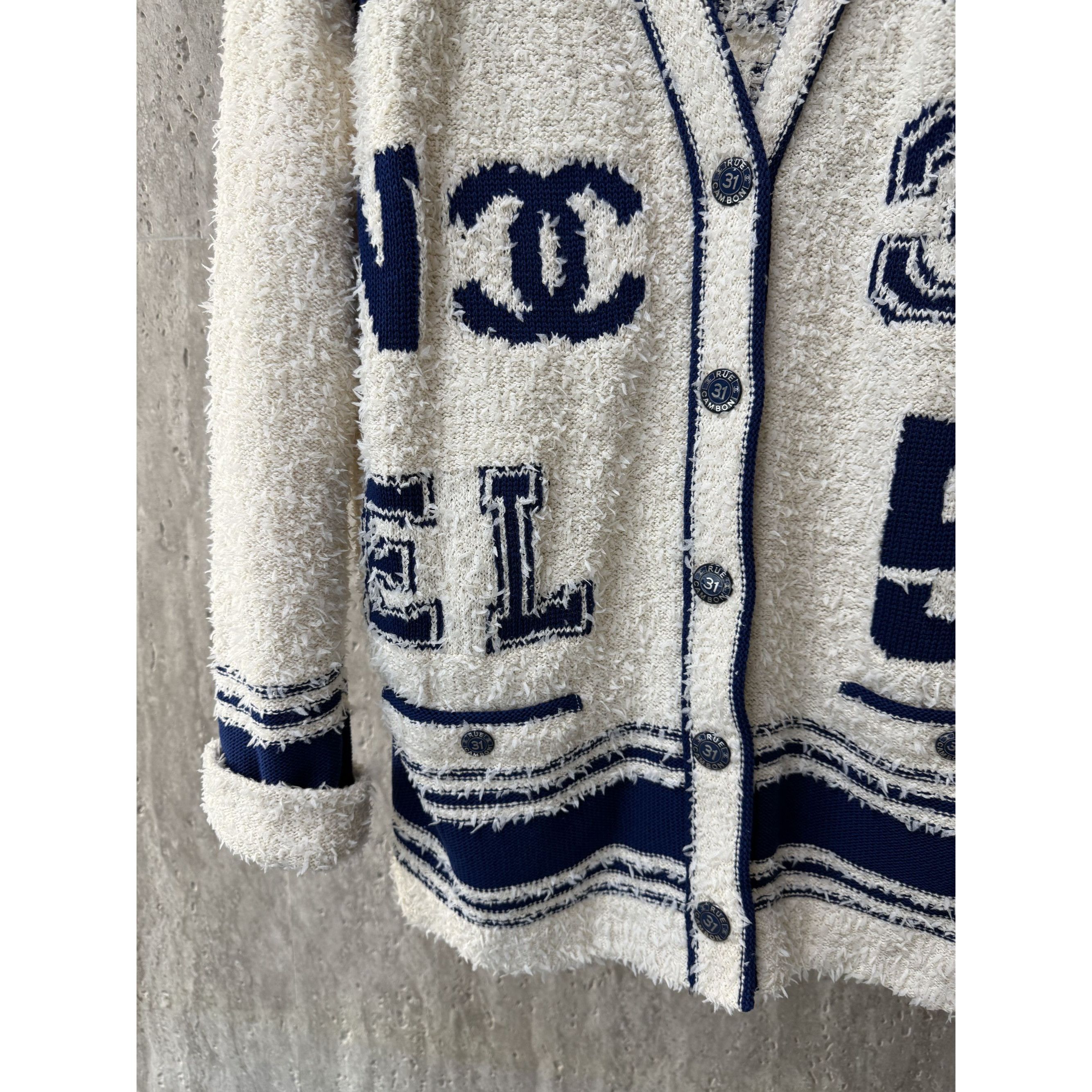 Chanel Chanel Womens Vintage Cardigan Sweater Beige/Navy Bouclé Kni Size XS / US 0-2 / IT 36-38 - 15 Thumbnail