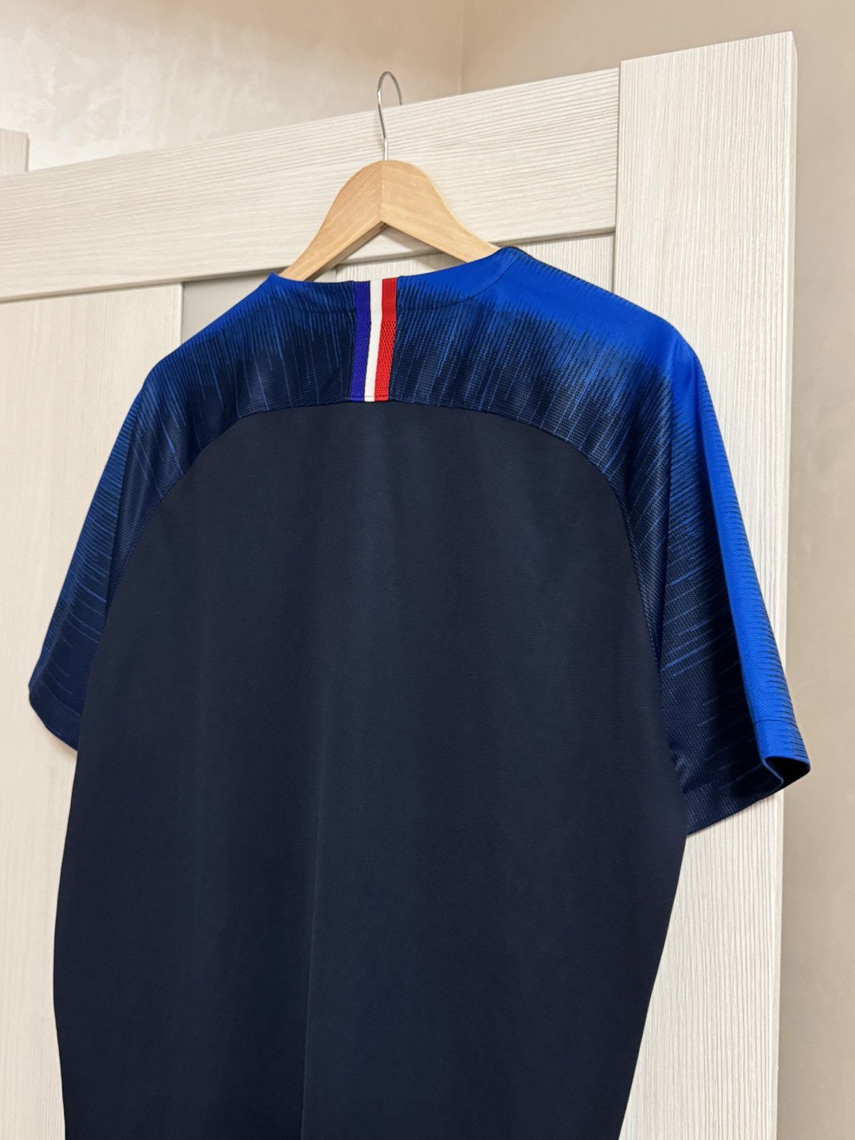 Nike × Vintage Vintage 2017/18 France Nike home kit soccer jersey Size US XL / EU 56 / 4 - 11 Thumbnail