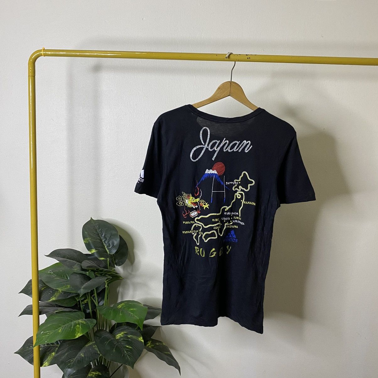 Adidas Y2K Adidas Rugby Japan Sukajan Style T Shirt Size US S / EU 44-46 / 1 - 1 Thumbnail