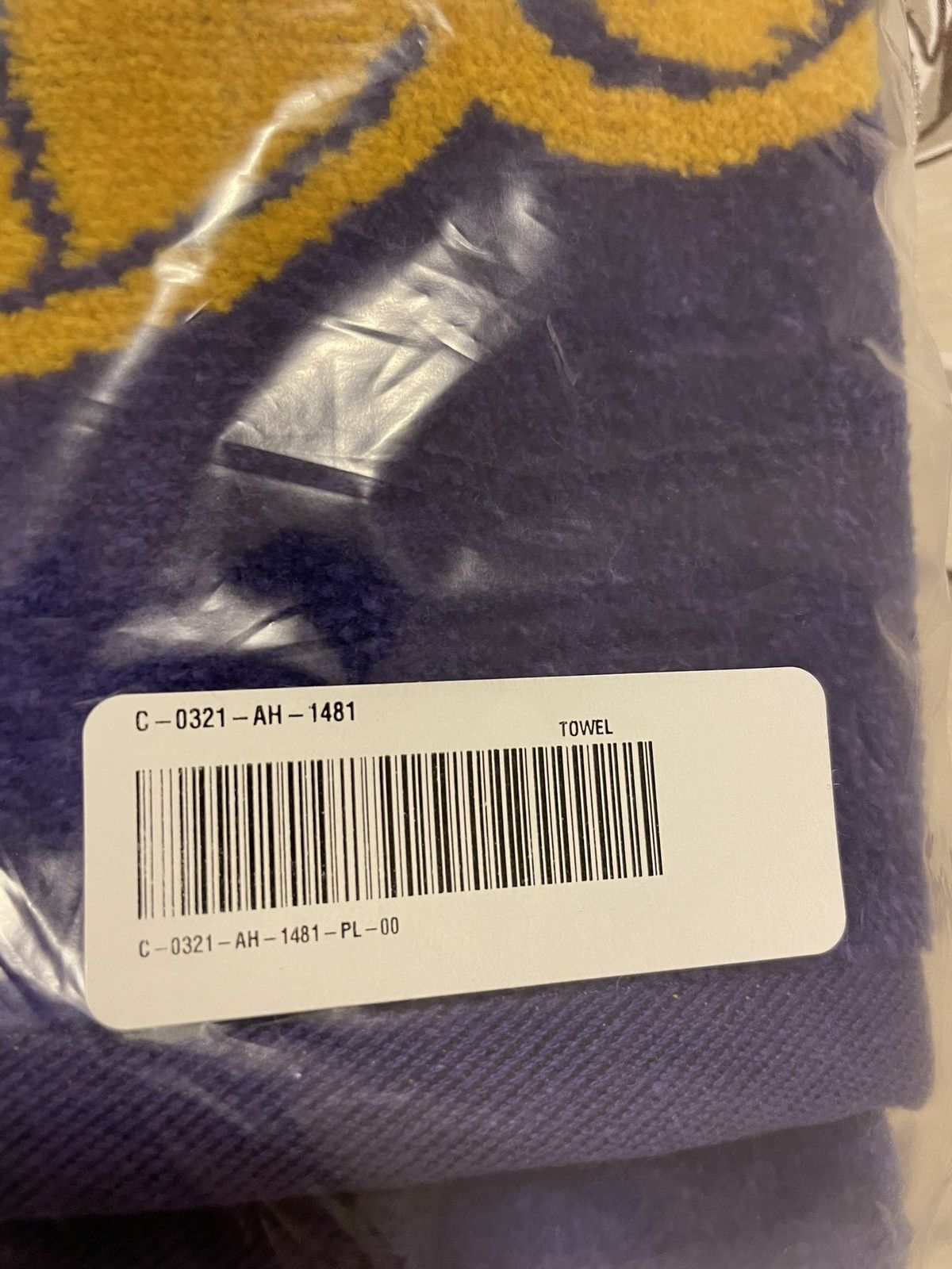 NBA × October's Very Own OVO x NBA towel lakers 2021 Size ONE SIZE - 4 Thumbnail