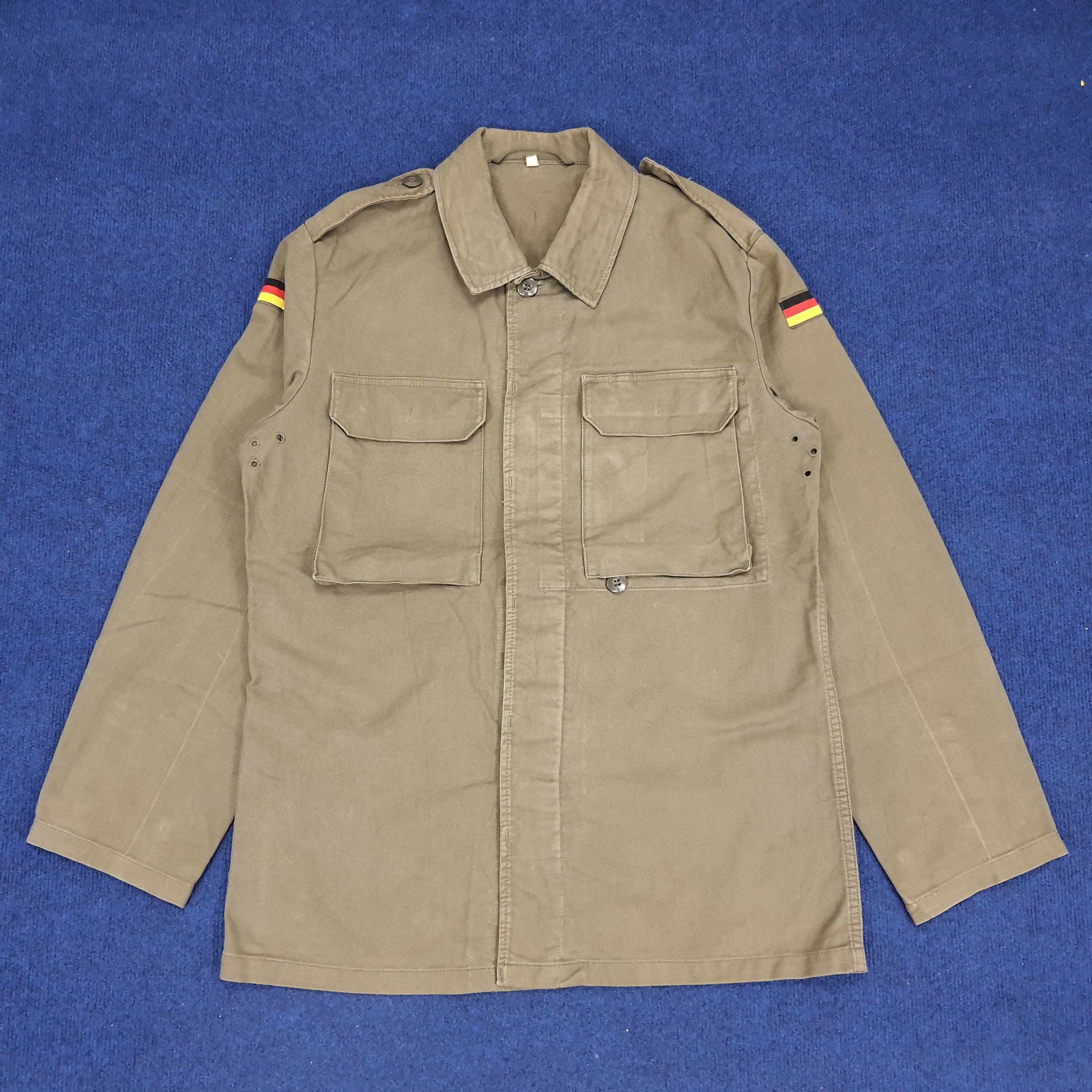 Vintage Vintage Germany Military Double Pocket Design Jacket Size US M / EU 48-50 / 2 - 1 Thumbnail