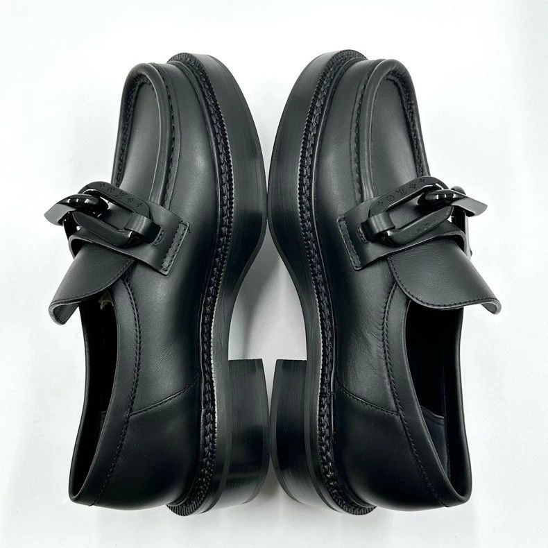 Louis Vuitton Louis Vuitton Black Lock Loafers shoes Size US 5.5 / IT 35.5 - 8 Thumbnail