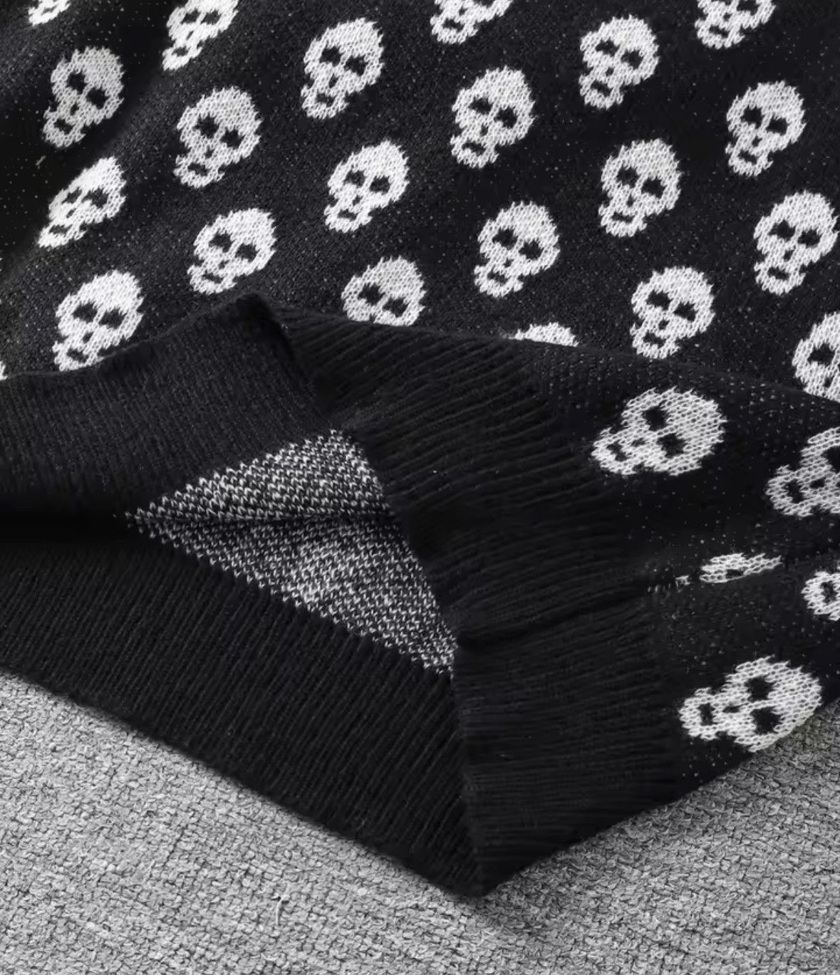 Japanese Brand Streetwear All Over Skull Jacquard Knitted Sweatshirt Size US L / EU 52-54 / 3 - 6 Thumbnail
