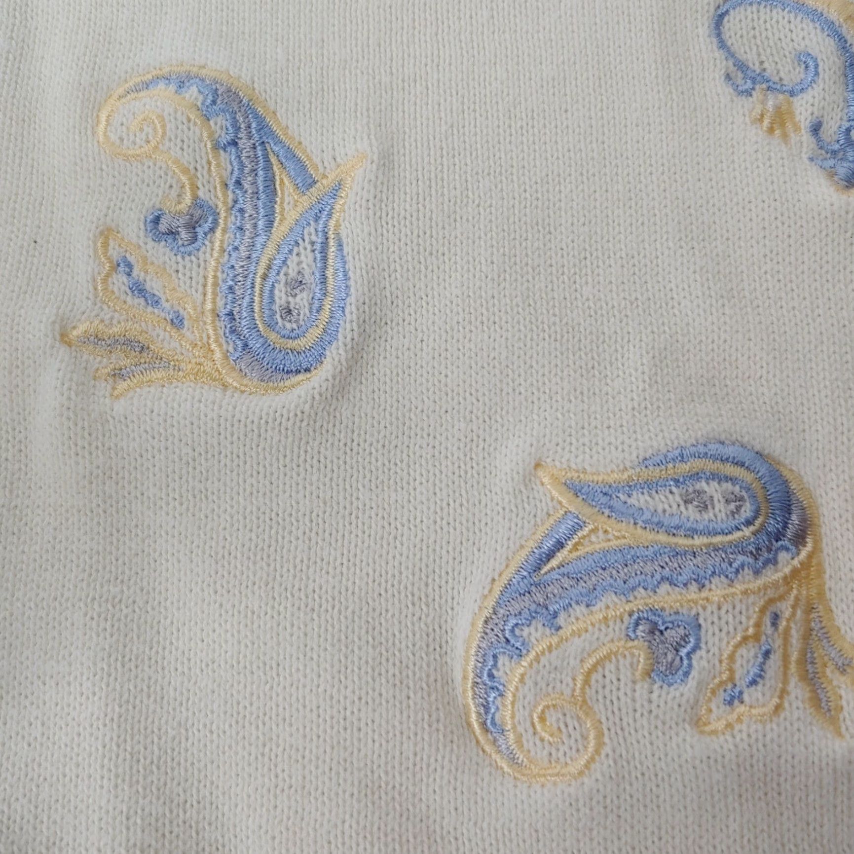 Pendleton Pendleton Women's Sweater Shirt Short Slv Round Neck Embroidered Paisley Ivory Cream M Size M / US 6-8 / IT 42-44 - 4 Thumbnail