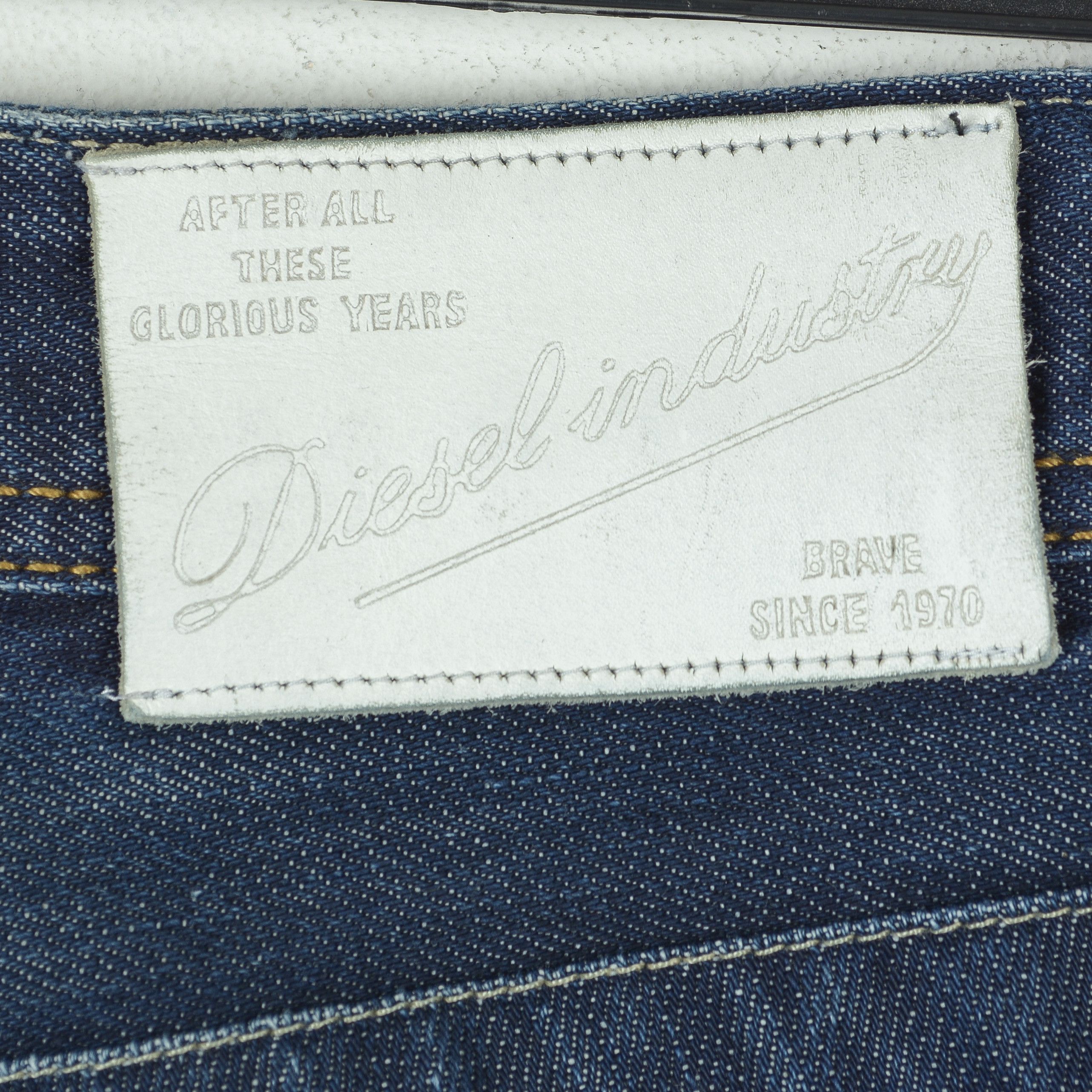 Diesel Kevor W31 L32 Slim Straight Jeans Denim Made in Italy Pants Size US 31 - 6 Thumbnail