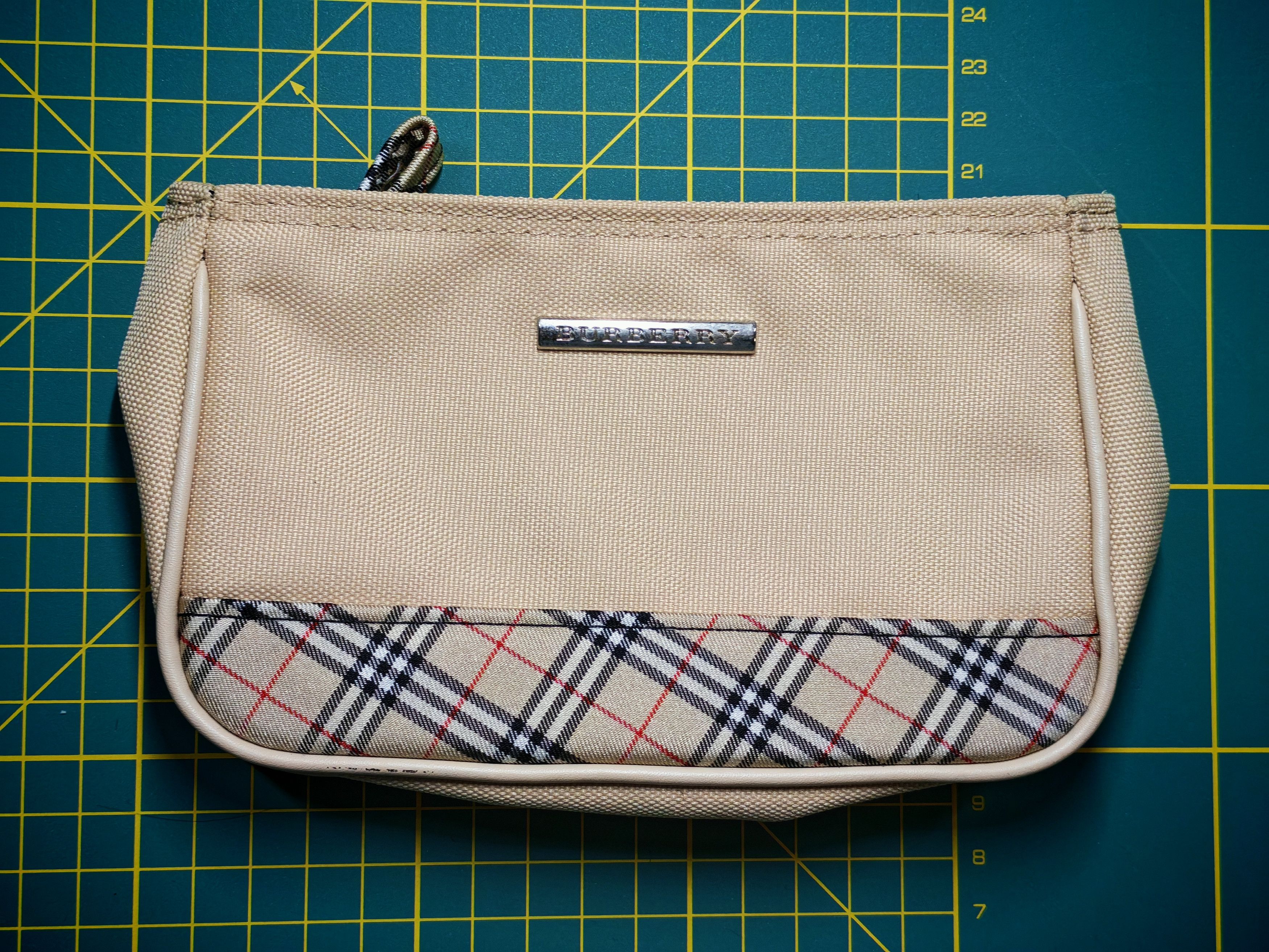 Burberry Burberry Cosmetic Bag Size ONE SIZE - 1 Thumbnail