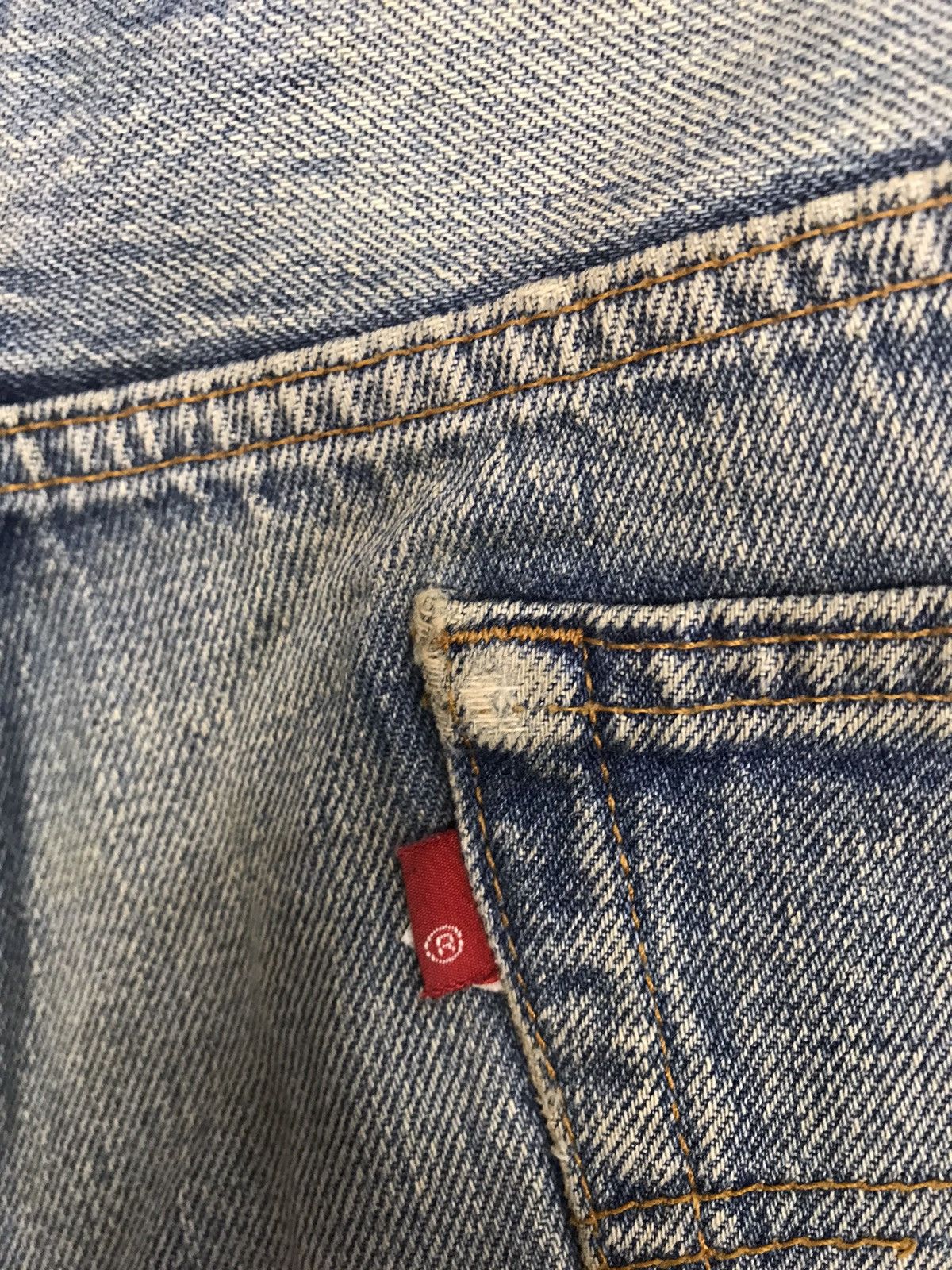Levi's Vintage Clothing Levi's 80s Lot 501 Buttonfly Indigo Denim Beauty Fade Jeans Size US 35 - 9 Thumbnail