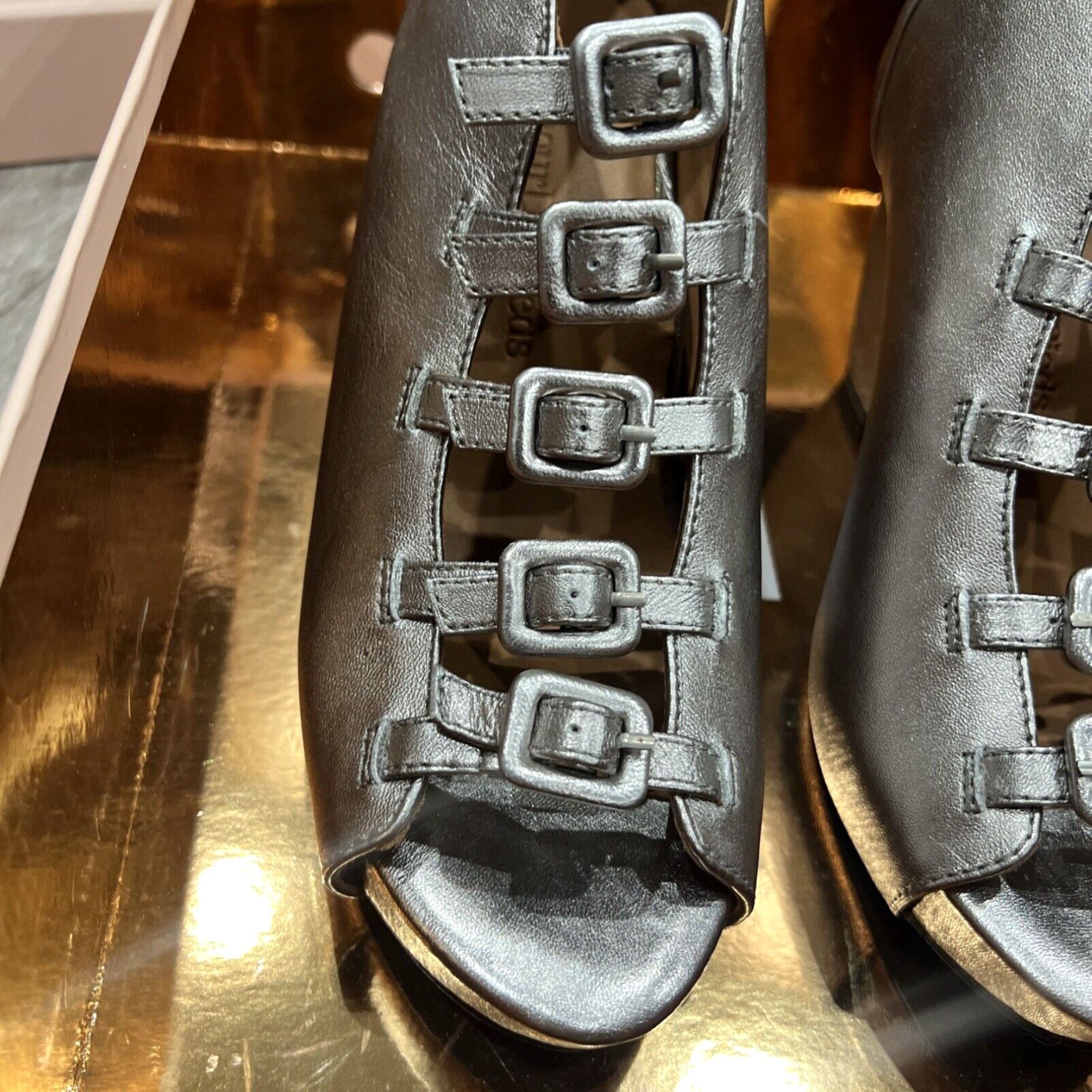 Vintage L'Amour Des Pieds Ladies 6.5 IIneeda Wedge Pewter Back-zip Gladiator Sandals Size US 6.5 / IT 36.5 - 5 Thumbnail