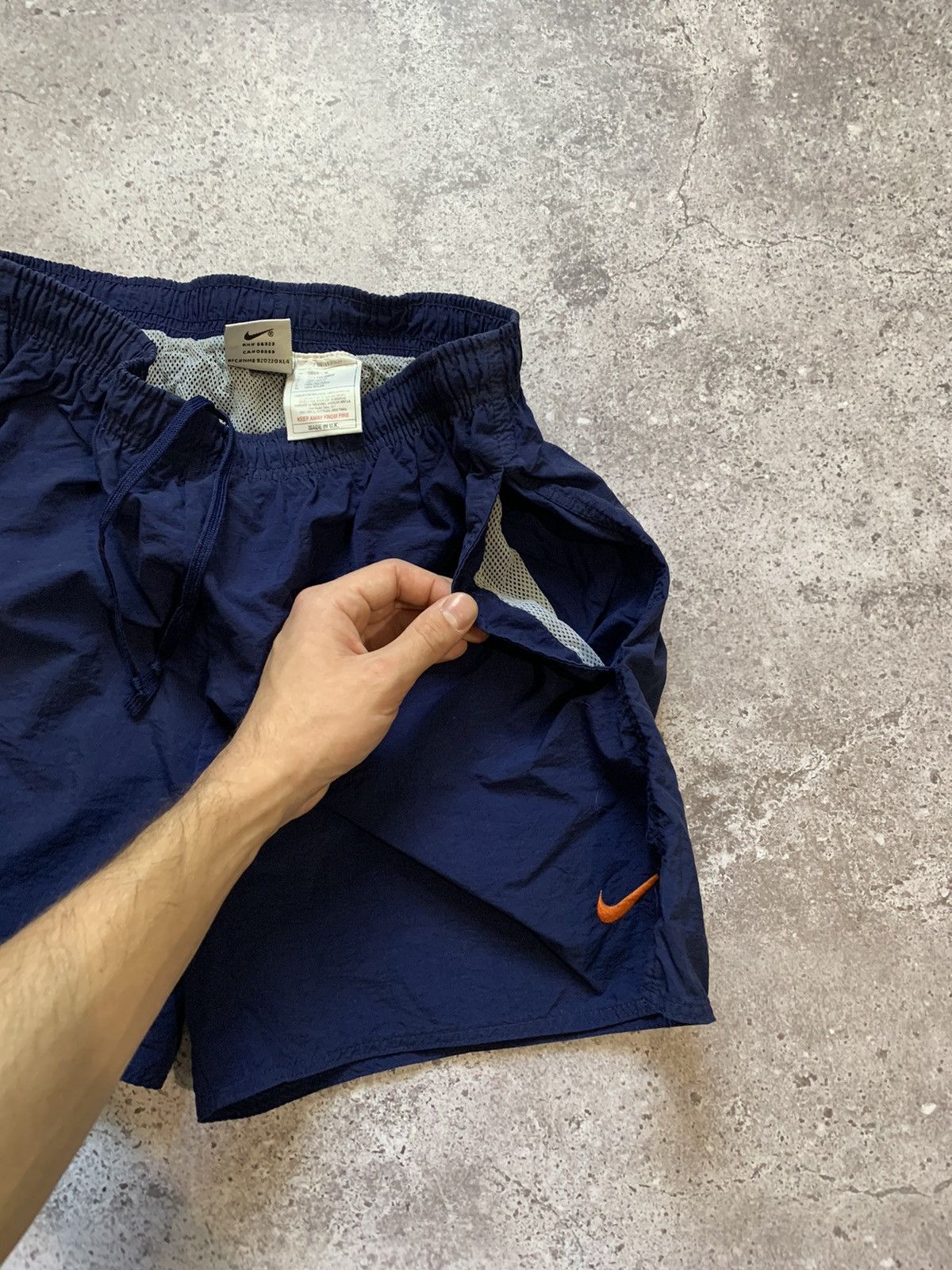 Nike × Vintage 00s Vintage Nike Big Logo Drill Shorts Rare Size US 26 / EU 42 - 7 Thumbnail
