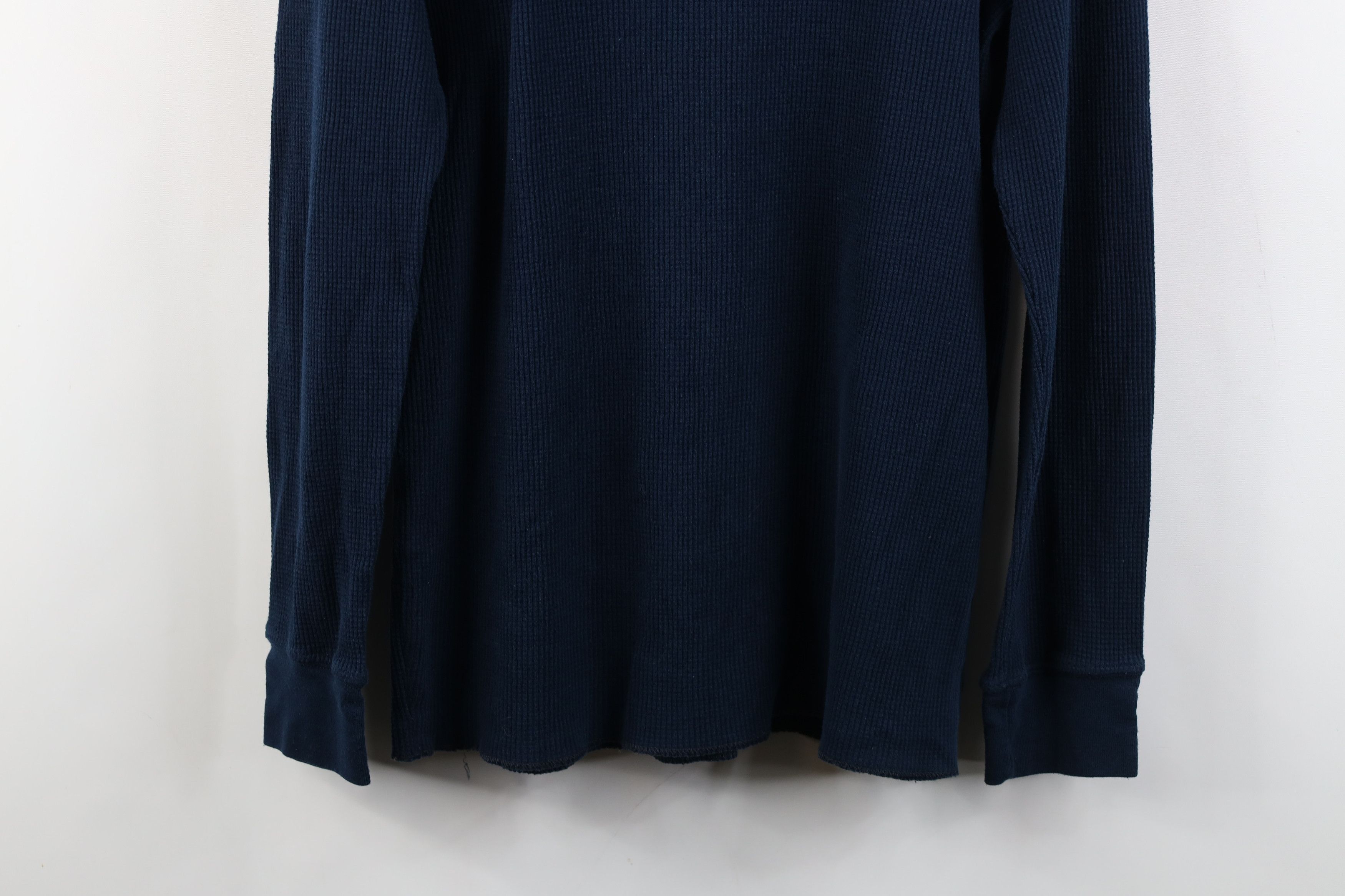 Vintage Vintage DC Shoes Skateboarding Knit Long Sleeve T-Shirt Size US L / EU 52-54 / 3 - 11 Thumbnail