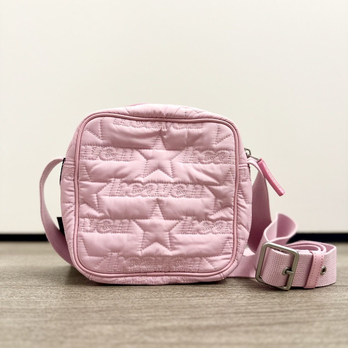 Heaven by Marc Jacobs Heaven by Marc Jacobs Quilted Padded Box Bag NWT Size ONE SIZE - 8 Thumbnail