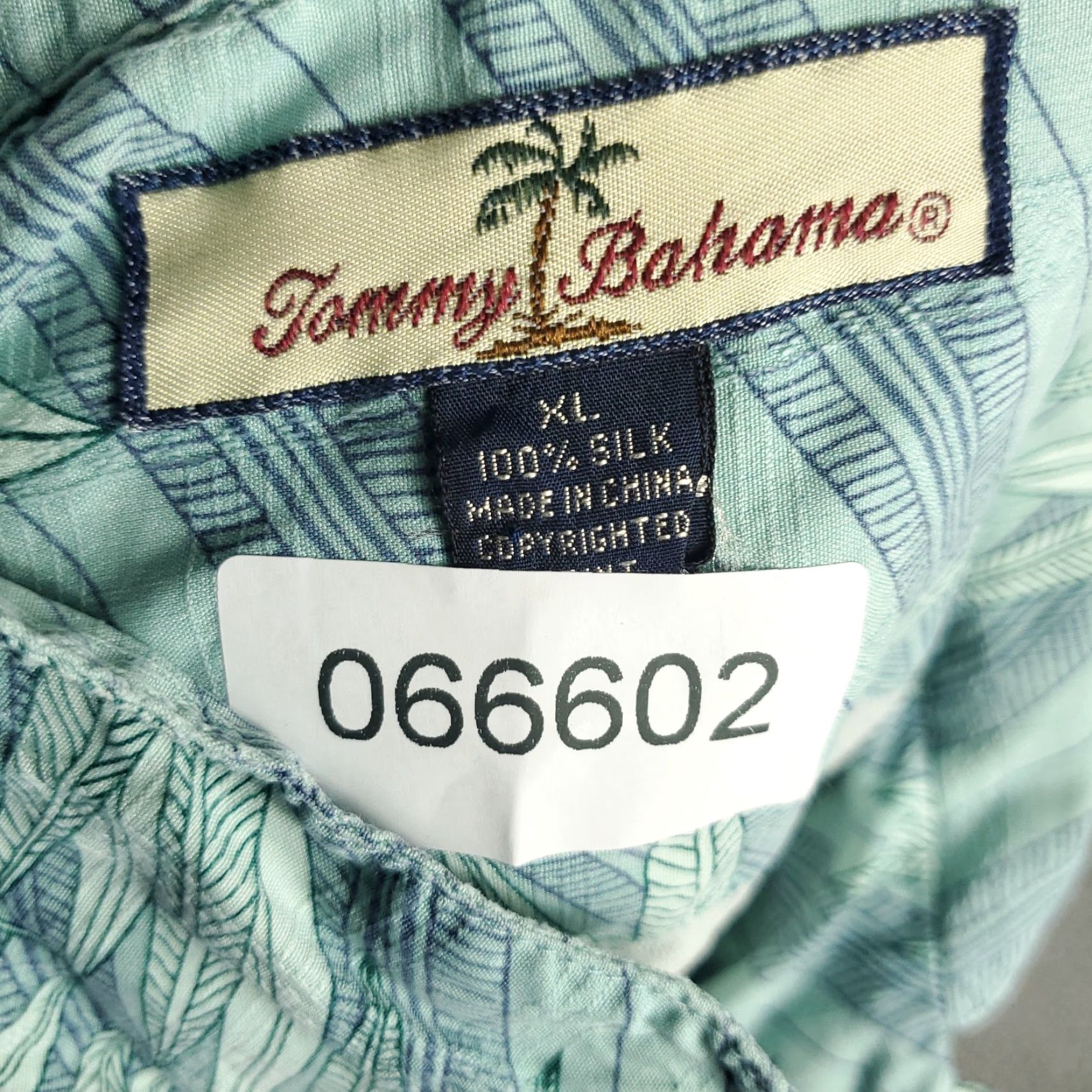 Tommy Bahama Tommy Bahama Shirt Mens XL Blue Leaf Print Silk Hawaiian Button Up Short Sleeve Shirt Size US XL / EU 56 / 4 - 6 Thumbnail