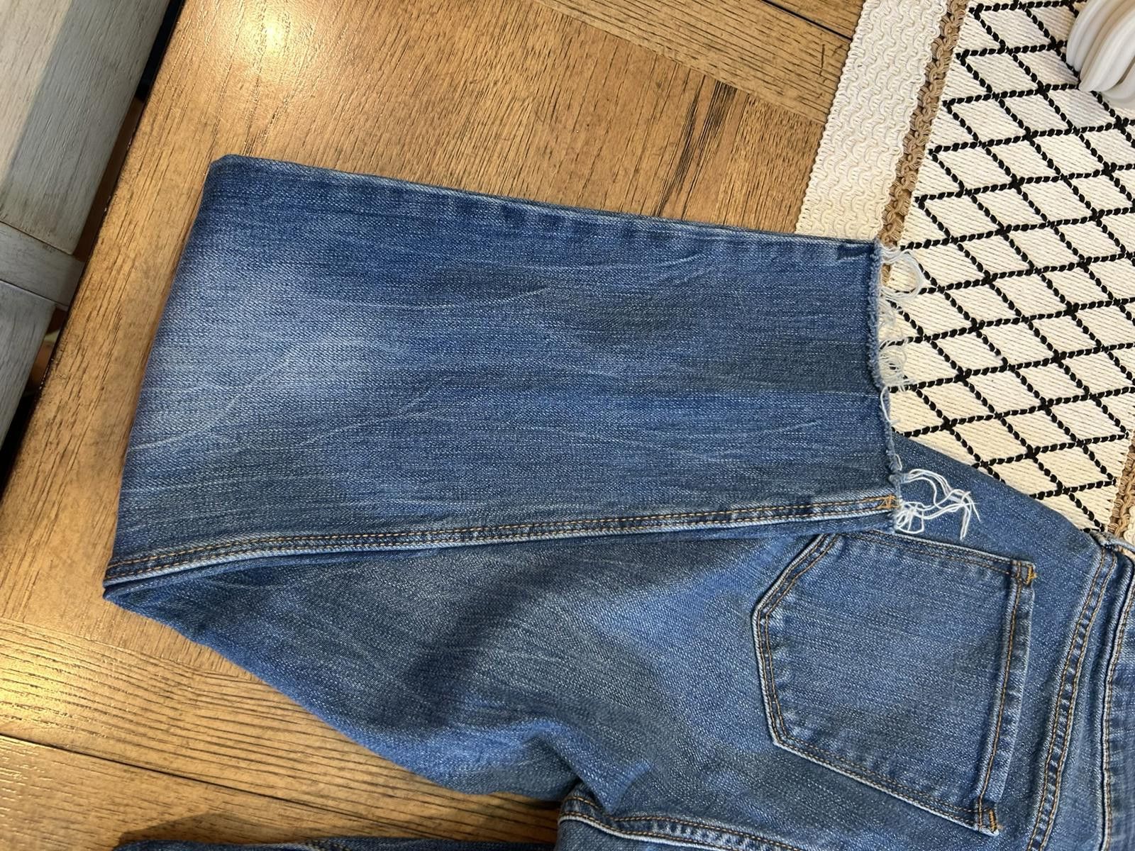 Old Navy Old Navy Power Straight High Rise Jeans Size 32" / US 10 / IT 46 - 7 Thumbnail